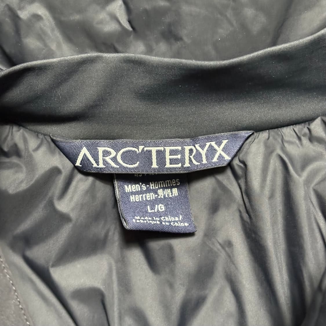 Arc'teryx 피션 sv 고어텍스 블랙 패딩 상품이미지3