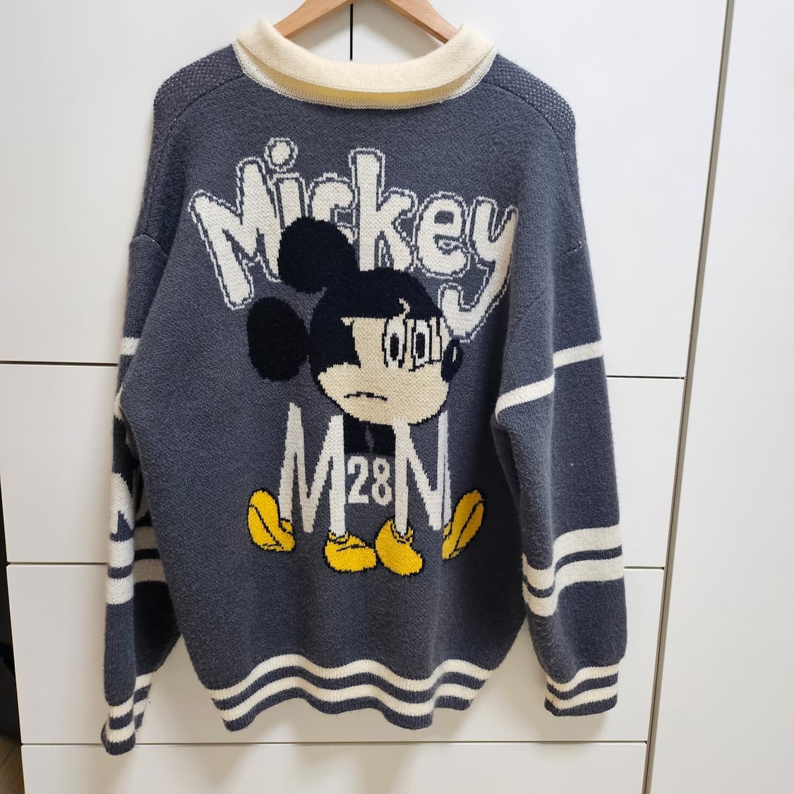 디즈니 미키 카라니트 스웨터 오버핏 상품이미지2