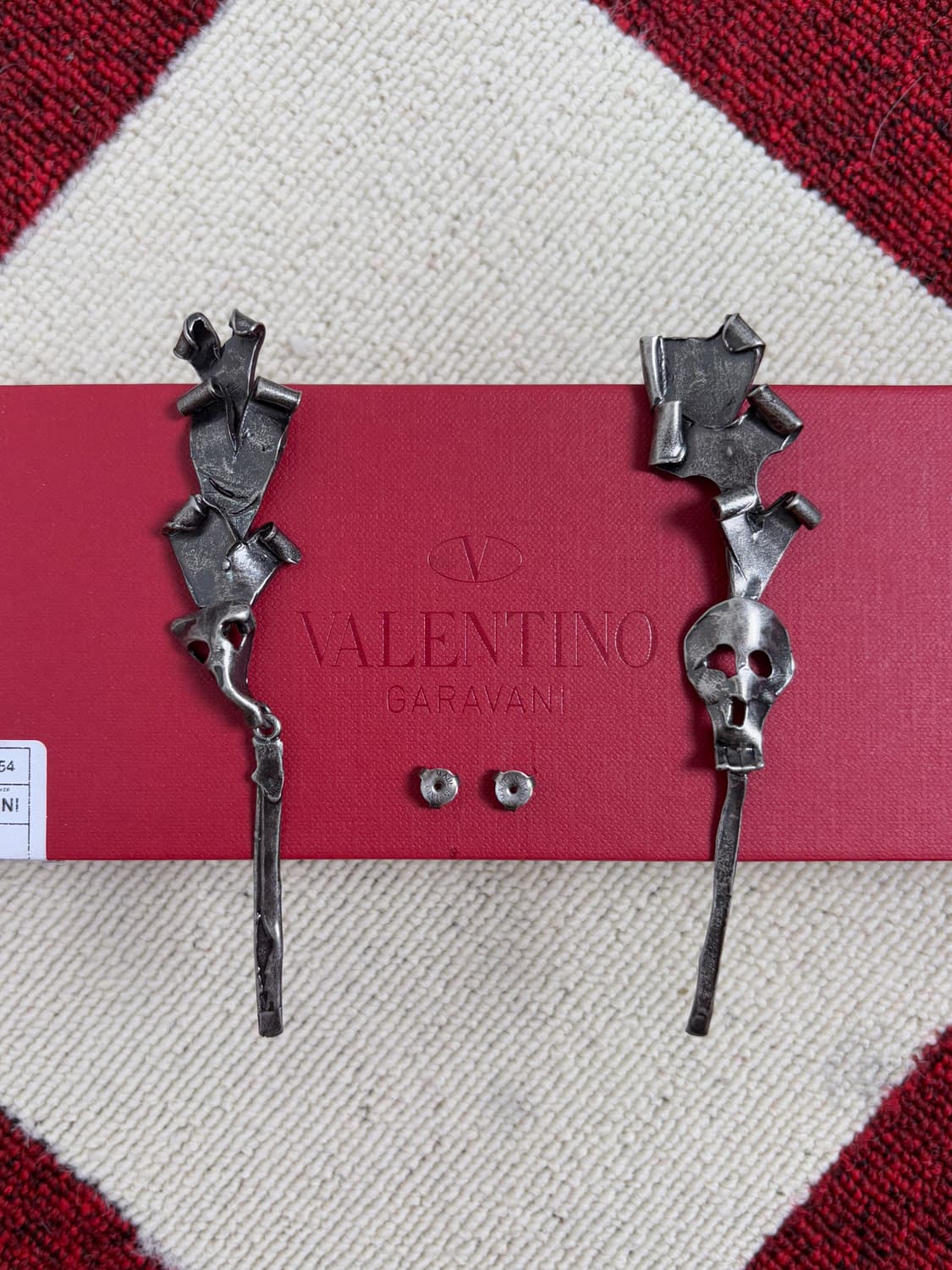 Valentino Burnished Metal Drop Earring 상품이미지4
