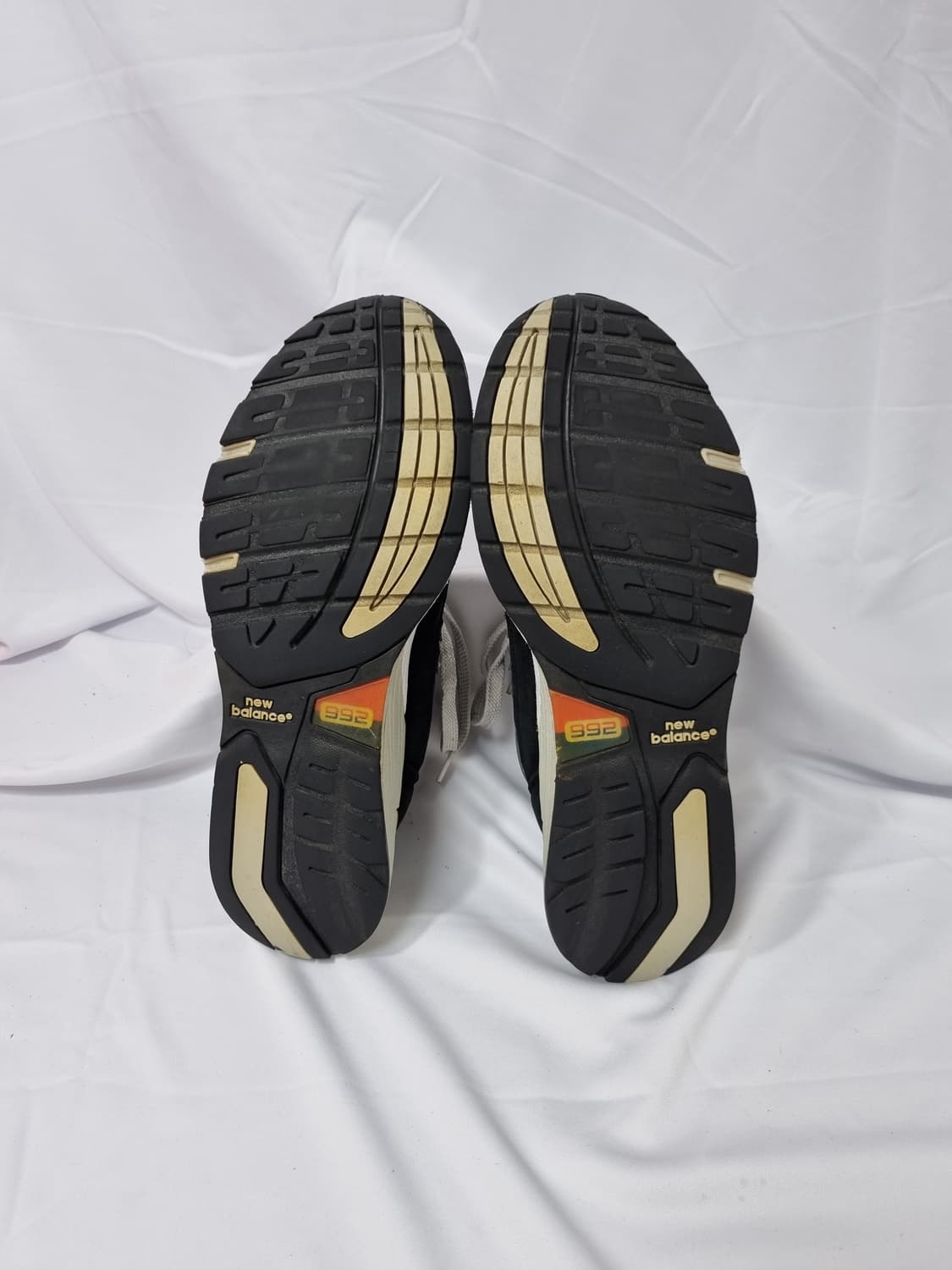 275 뉴발란스 992 USA 블랙 그레이 스니커즈 상품이미지5