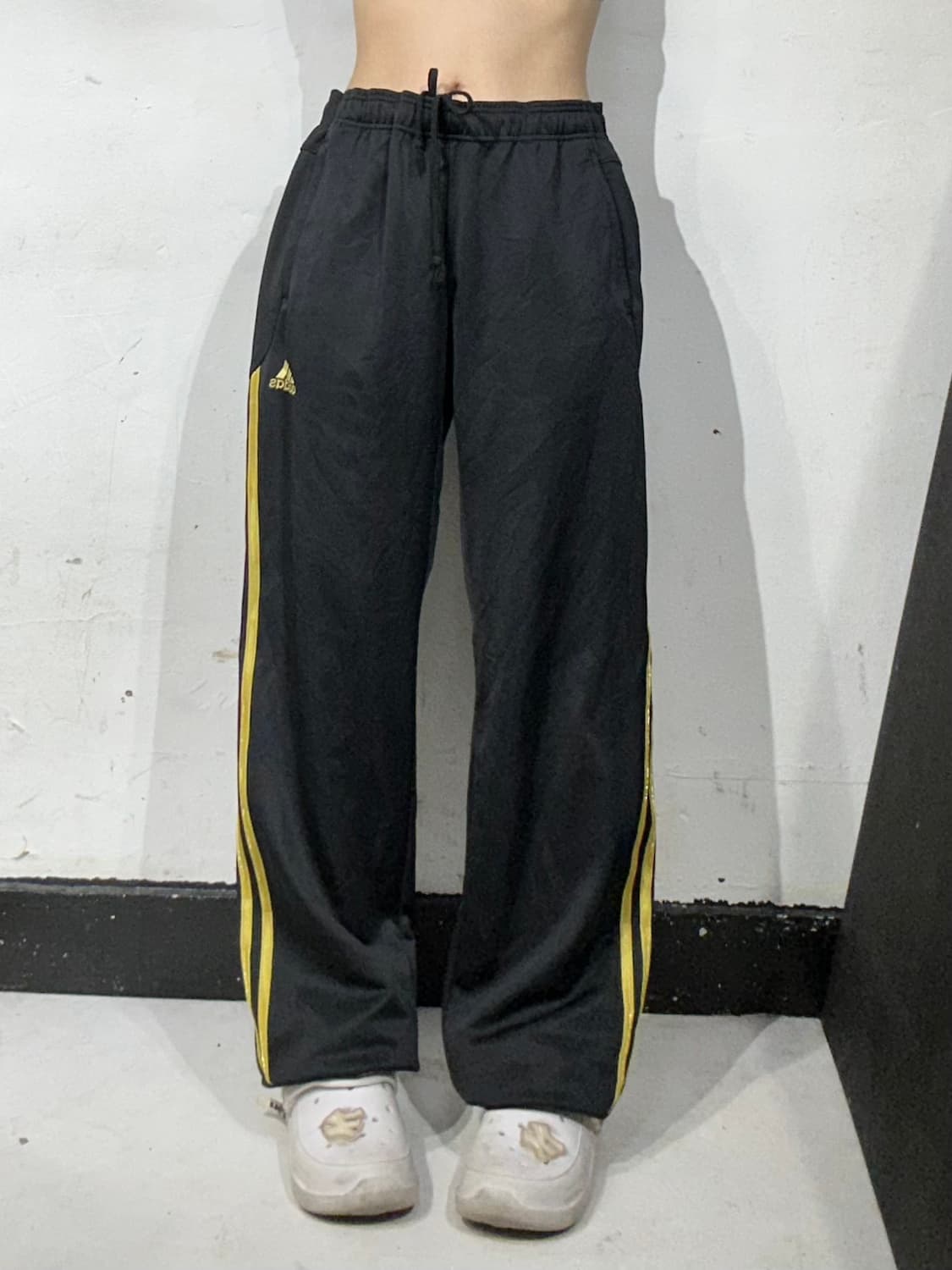 아디다스 블랙 골드 삼선 와이드 추리링 트레이닝 팬츠 M 상품이미지2