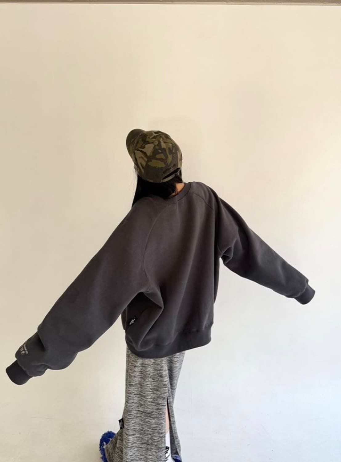 더미스테리어스호텔 와이드 맨투맨 상품이미지5