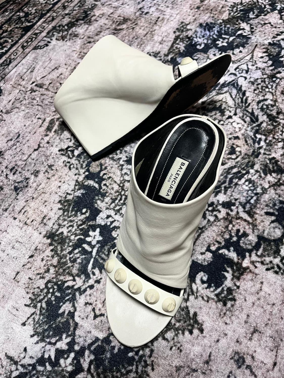 발렌시아가 아카이브 아레나 스터드 웨지 오픈토 힐 235 상품이미지1