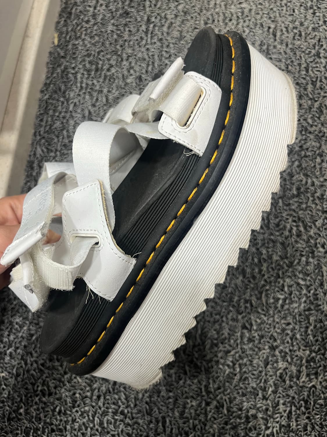 닥터마틴 킴버 샌들 230 uk4 팝니다  상품이미지2