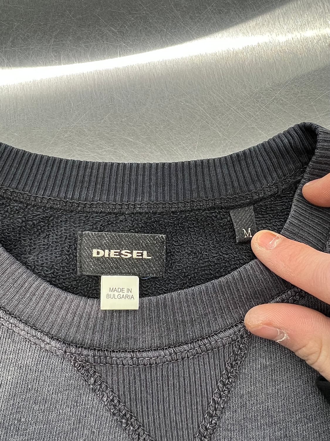 디젤 차콜 그레이 피그먼트 워시 슬릿 플레이트 맥 스티치 스웨트 셔츠 상품이미지7