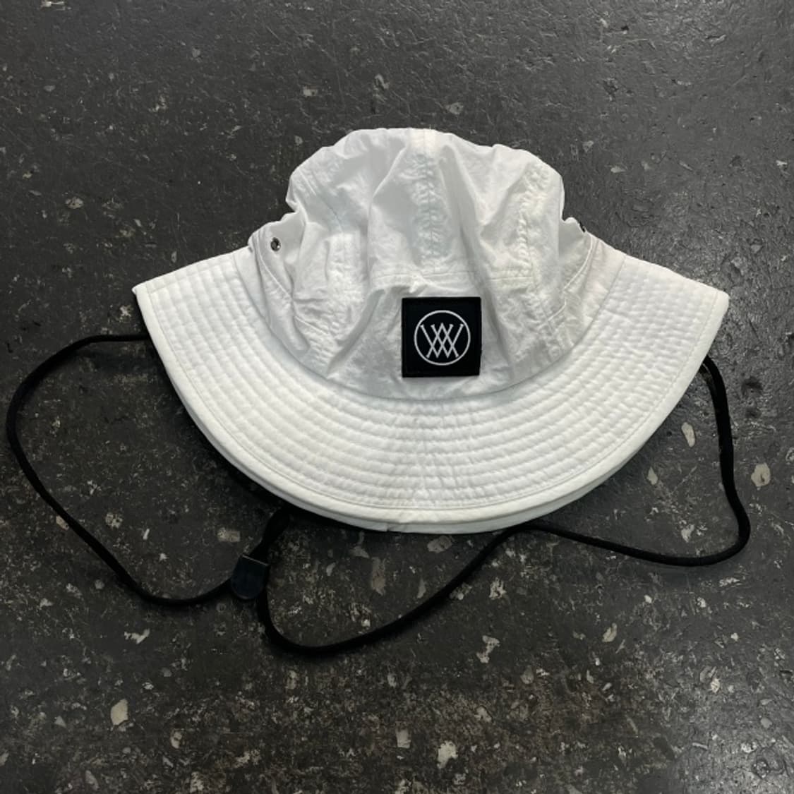 어뉴 골프 버킷햇 상품이미지1