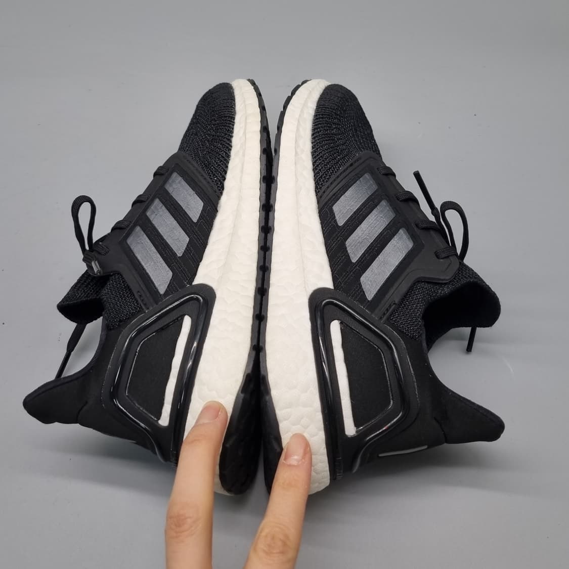 아디다스 울트라부스트20 여성운동화235  상품이미지5