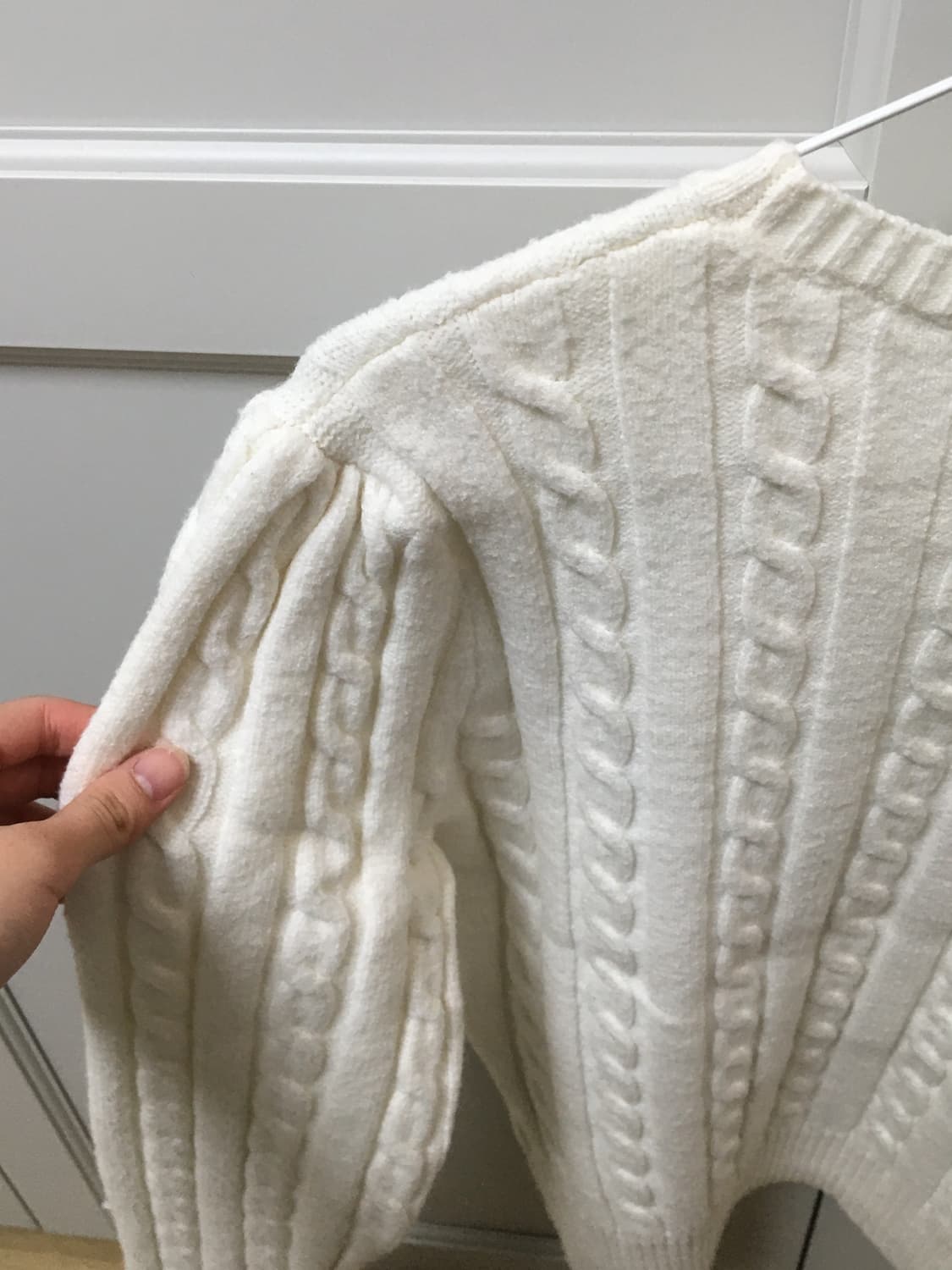 [로라로라] 케이블니트 화이트 상품이미지5