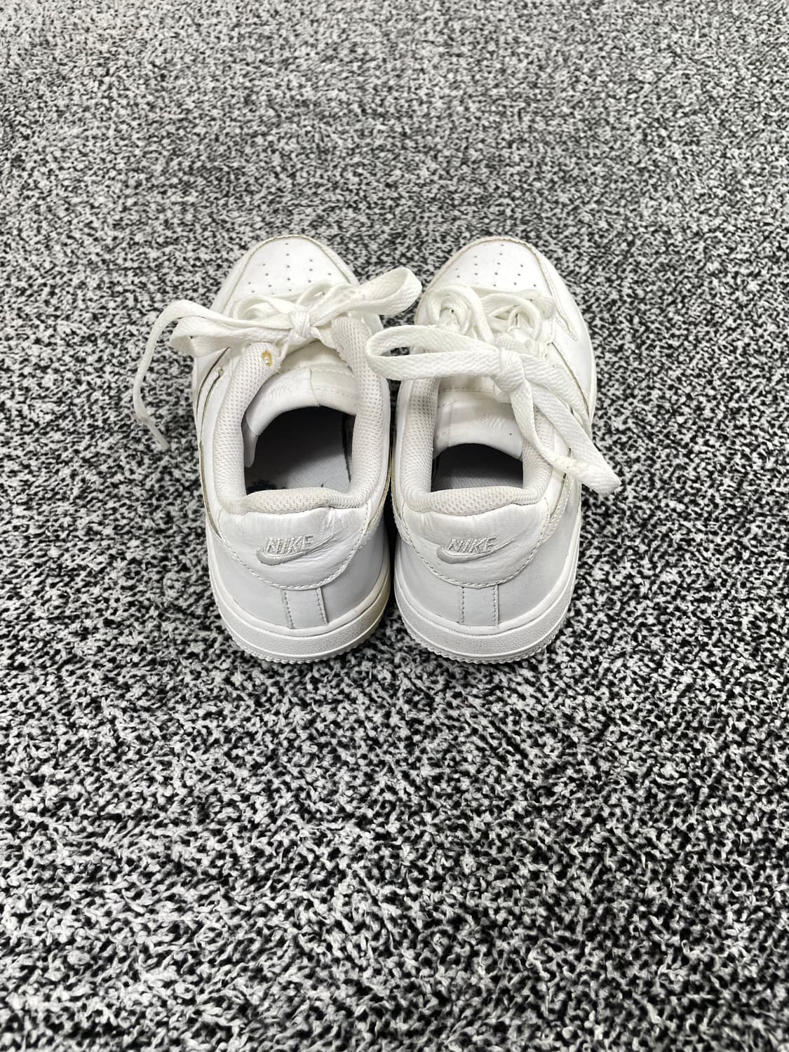 빈티지9. 나이키 에어포스1 로우화이트 스니커즈 운동화 상품이미지3