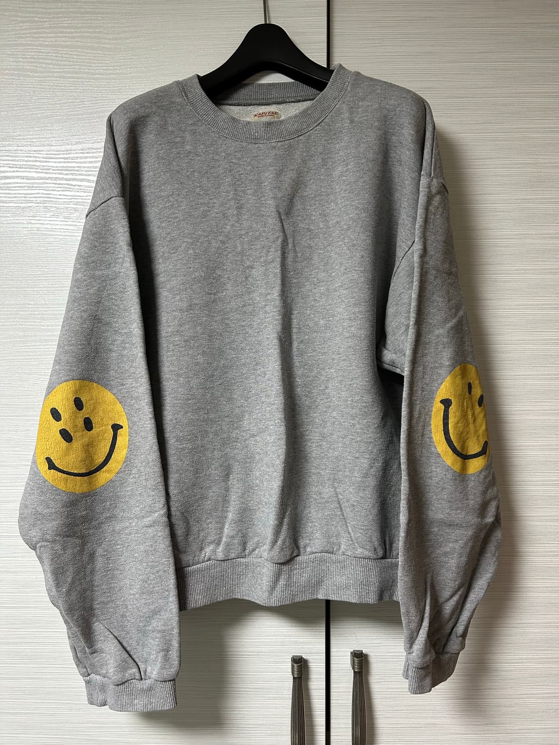 캐피탈 스마일 맨투맨 상품이미지1