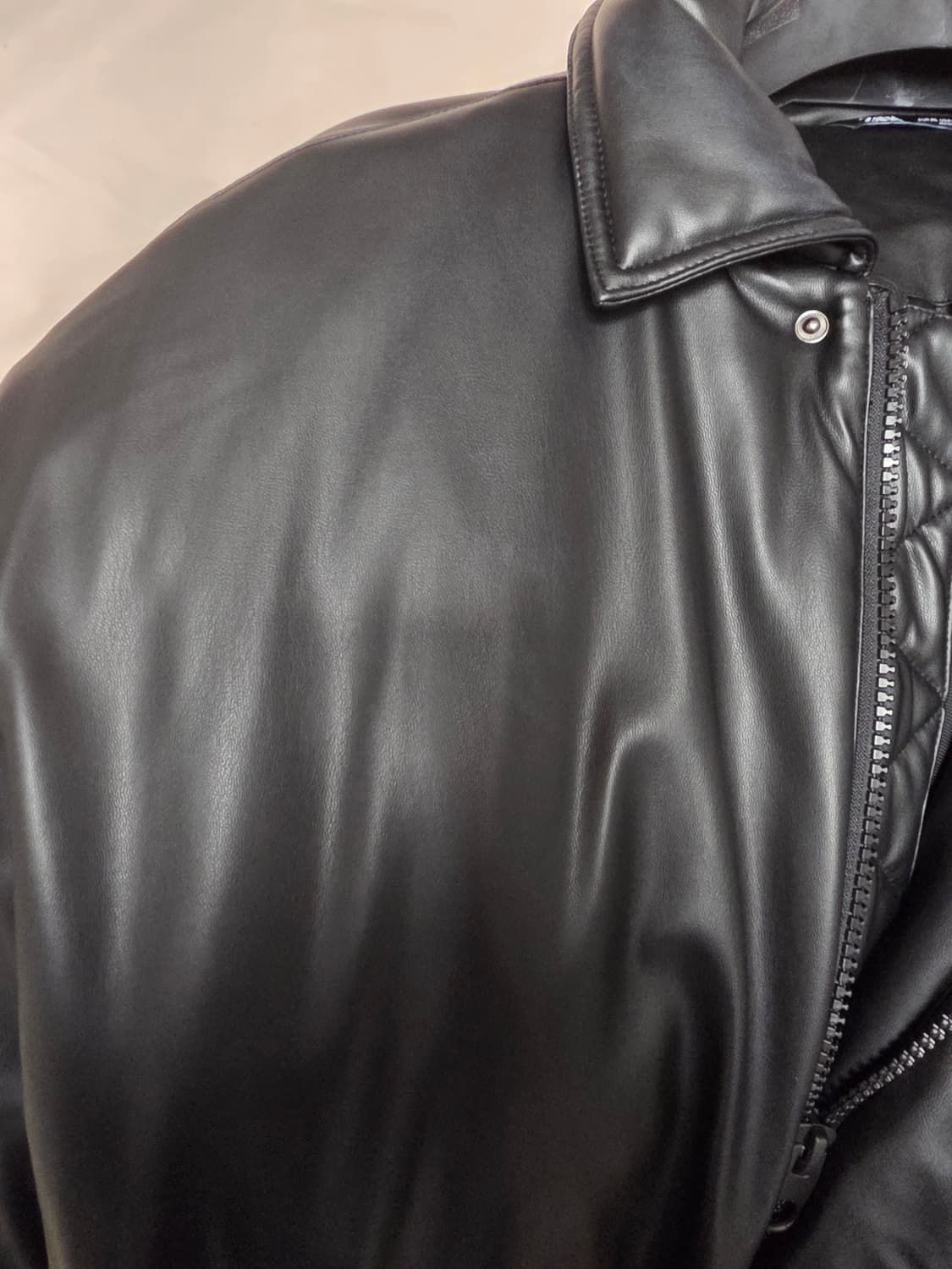 자라 발렌택시맛 페이크레더 패딩 xl 상품이미지3