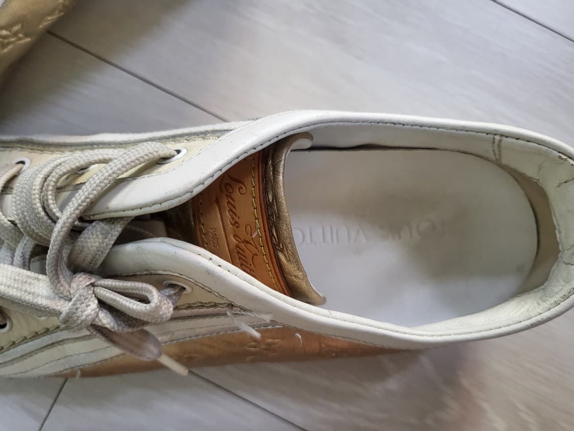 (정품)루이비통 여성 가죽 스니커즈 아이보리/골드 230 상품이미지4