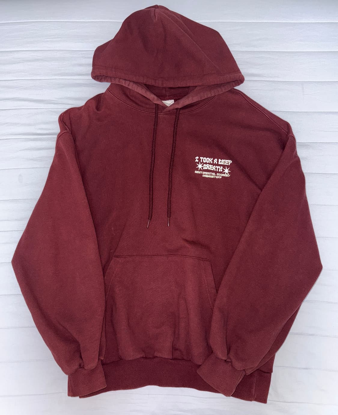 어반스터프 원 스크립트 후드티 버건디 상품이미지2
