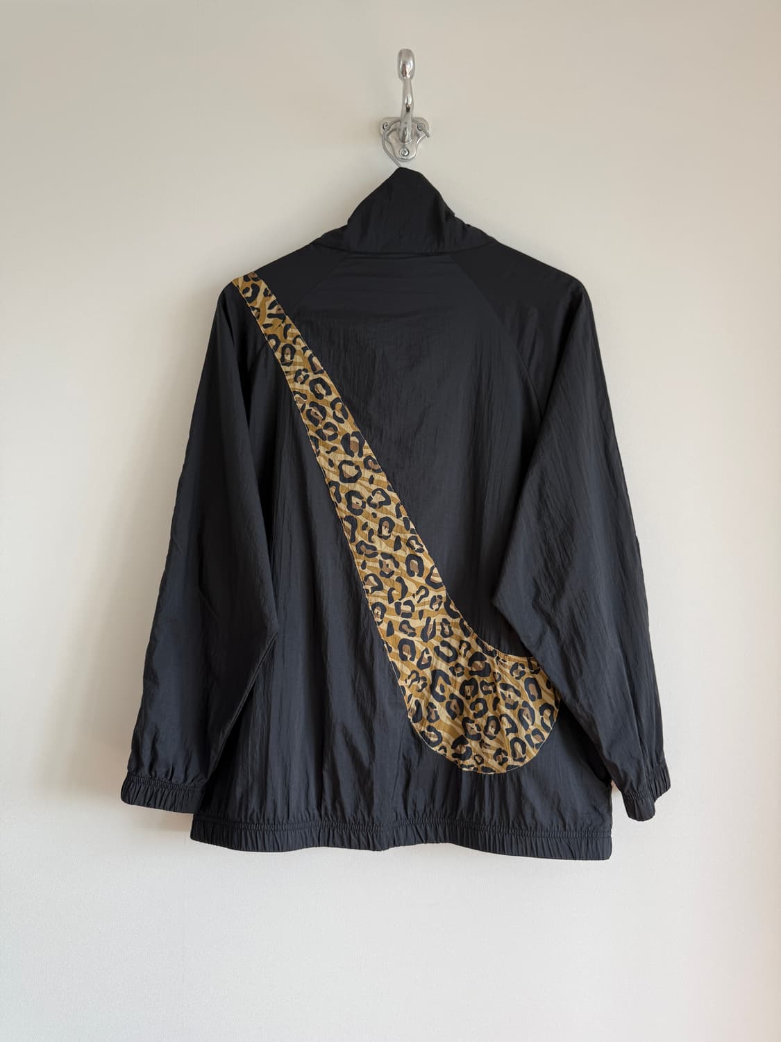 나이키(NIKE) 레오파드 빅 스우시 윈드 브레이커 상품이미지5