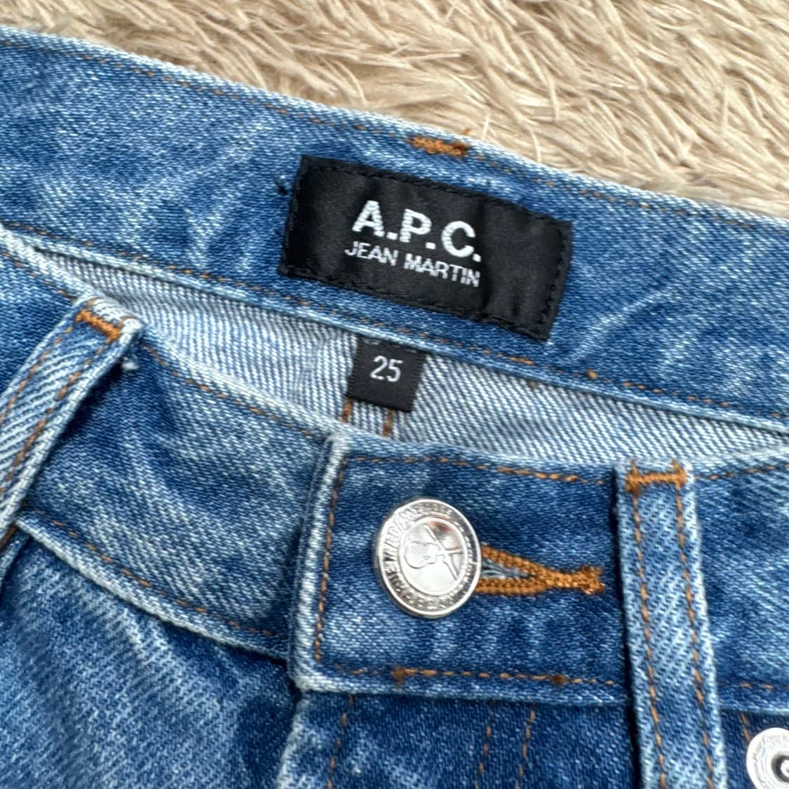 APC 아페쎄 테이퍼드핏 여자청바지 25사이즈팝니다. 상품이미지3