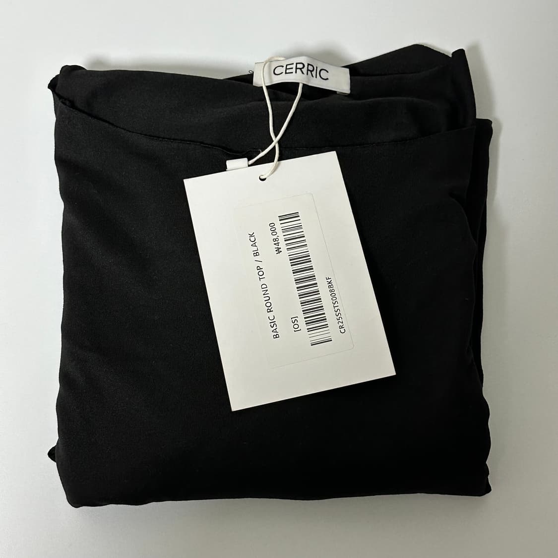 [새제품] 세릭 베이직 라운드 탑 블랙 상품이미지3