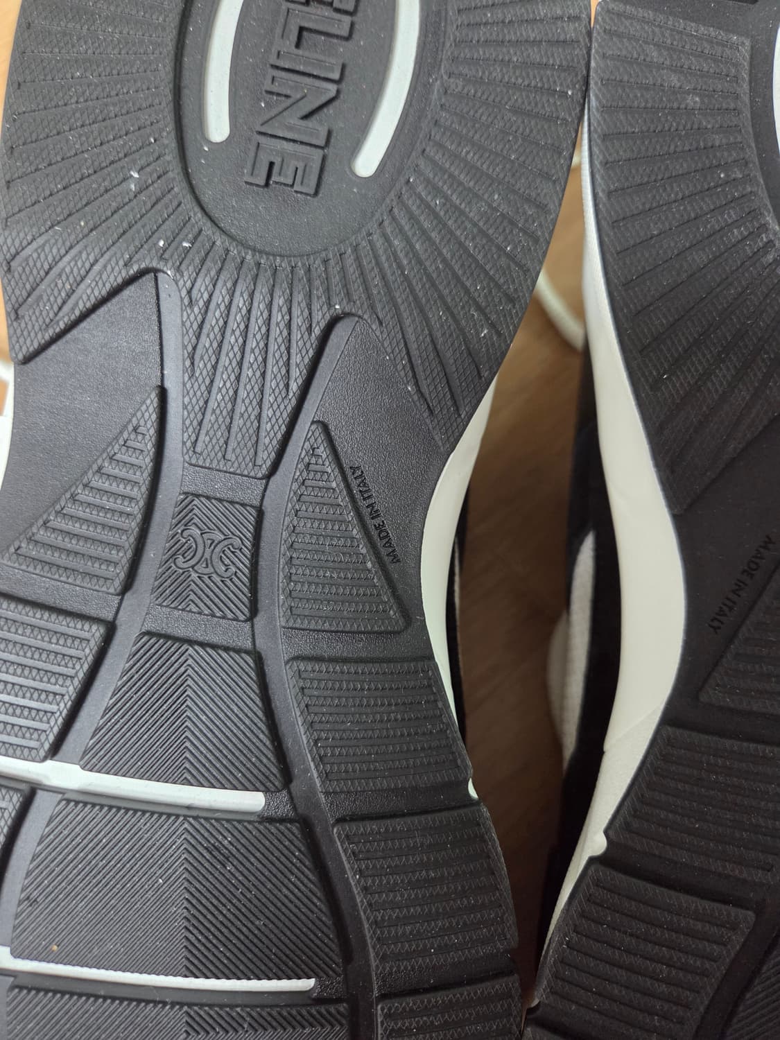 (310) 정품 24 F/W 셀린느 러너 CR03 스니커즈 상품이미지5