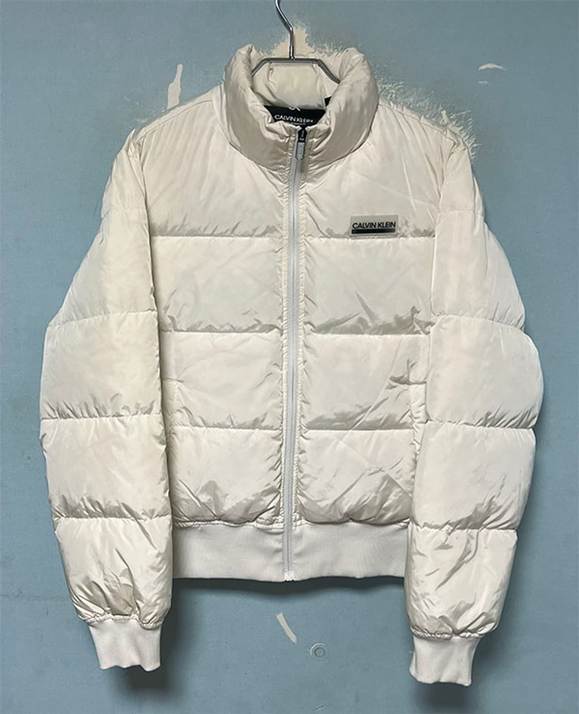 캘빈클라인 여자 다운 숏패딩 봄버 캐주얼 L 100 77 상품이미지1