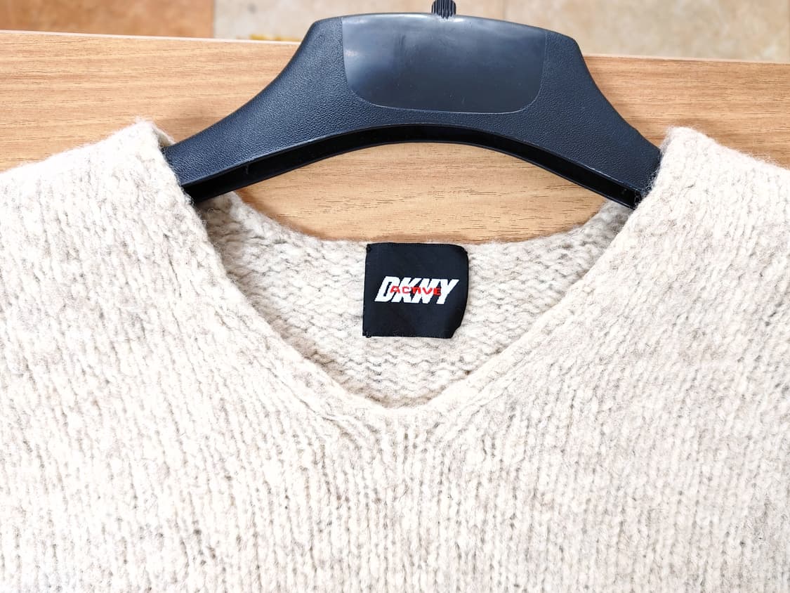 DKNY 디케이엔와이 라운드브이넥 스웨터 상품이미지3