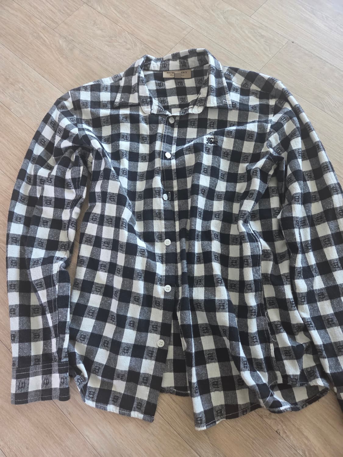 버버리 체크 셔츠 상품이미지1