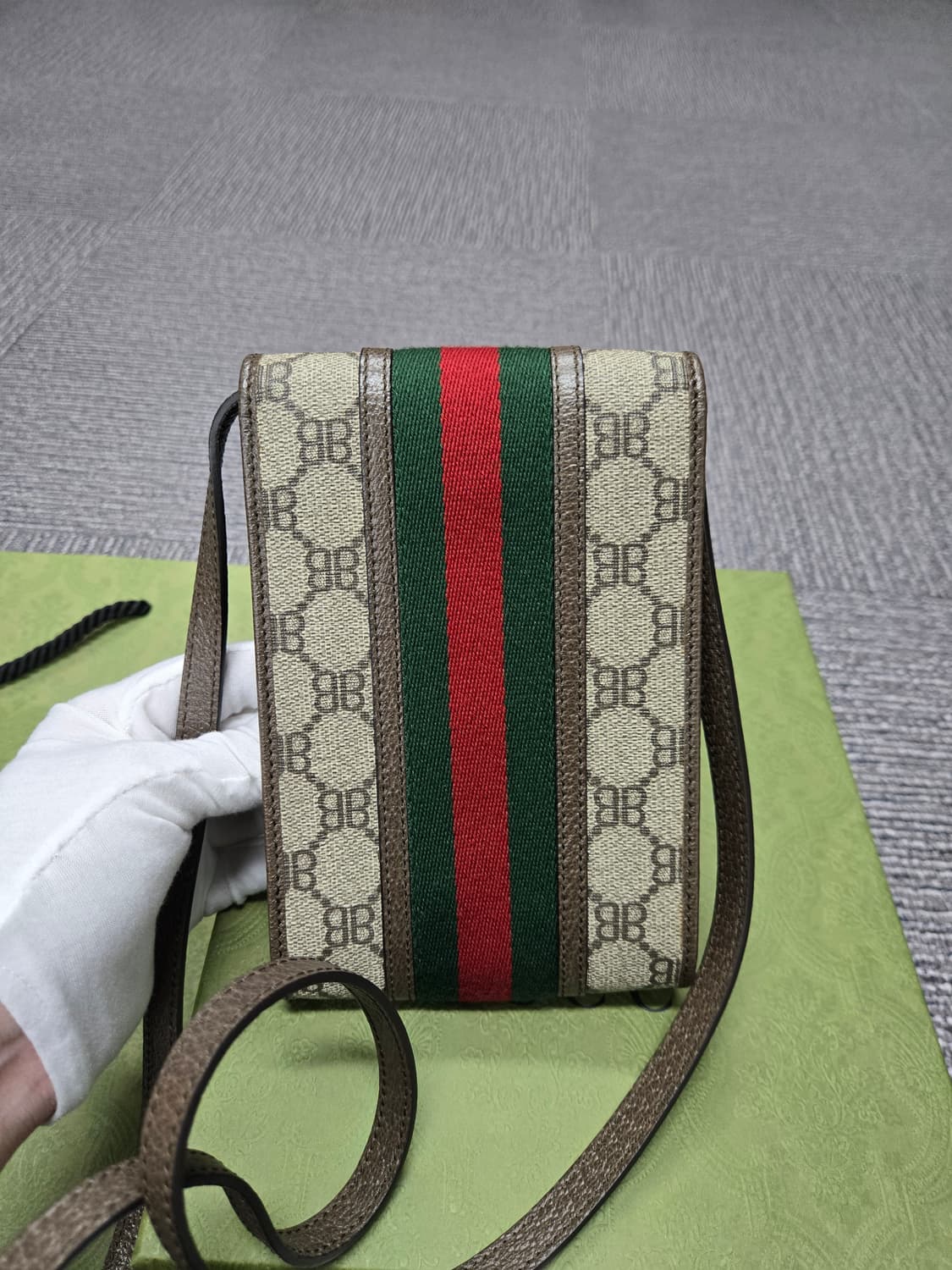 [특가][정품] 구찌x발렌시아가 폰홀더백 상품이미지2