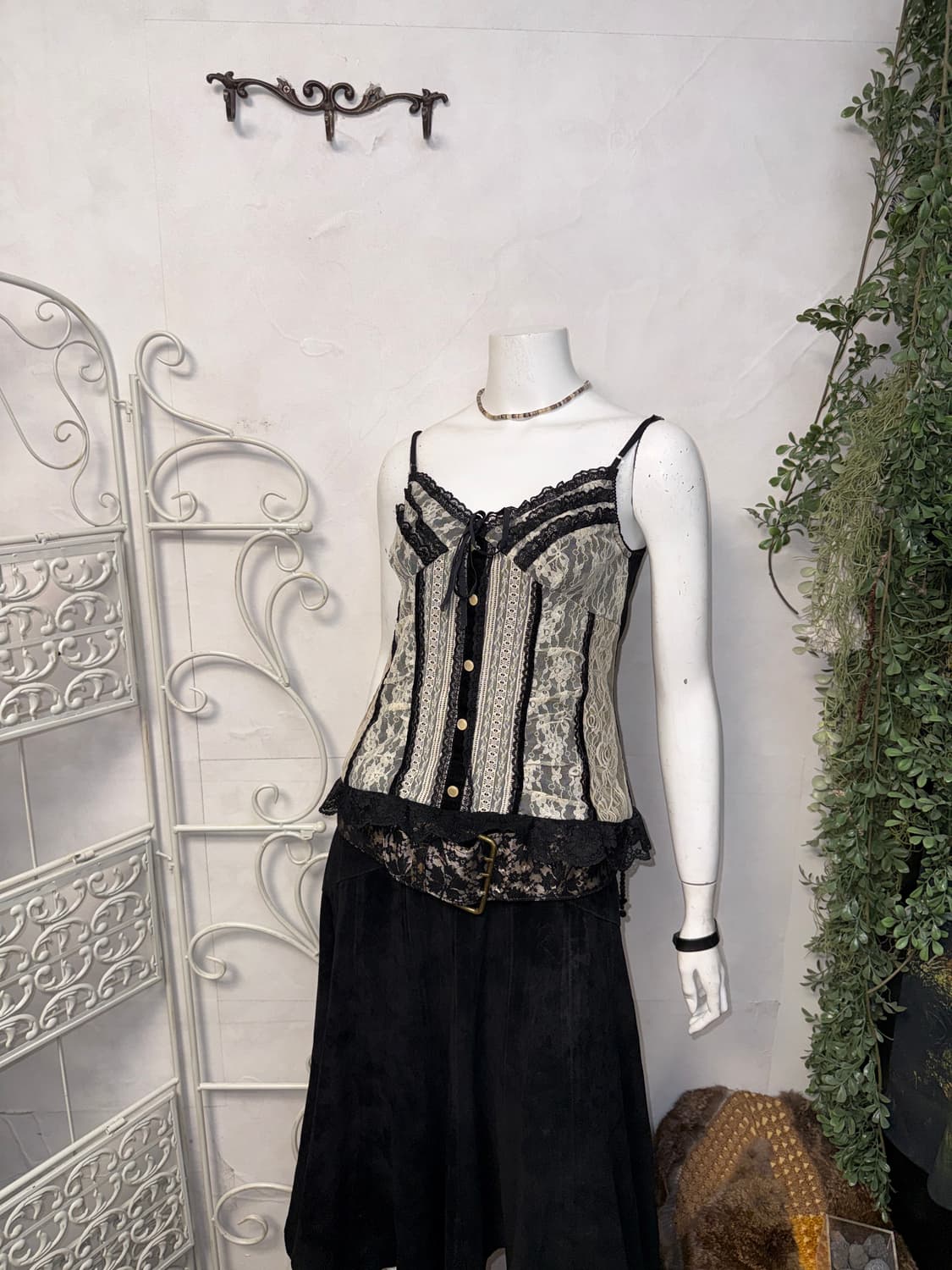 Black&white lace shirring button 슬리브리스 상품이미지4