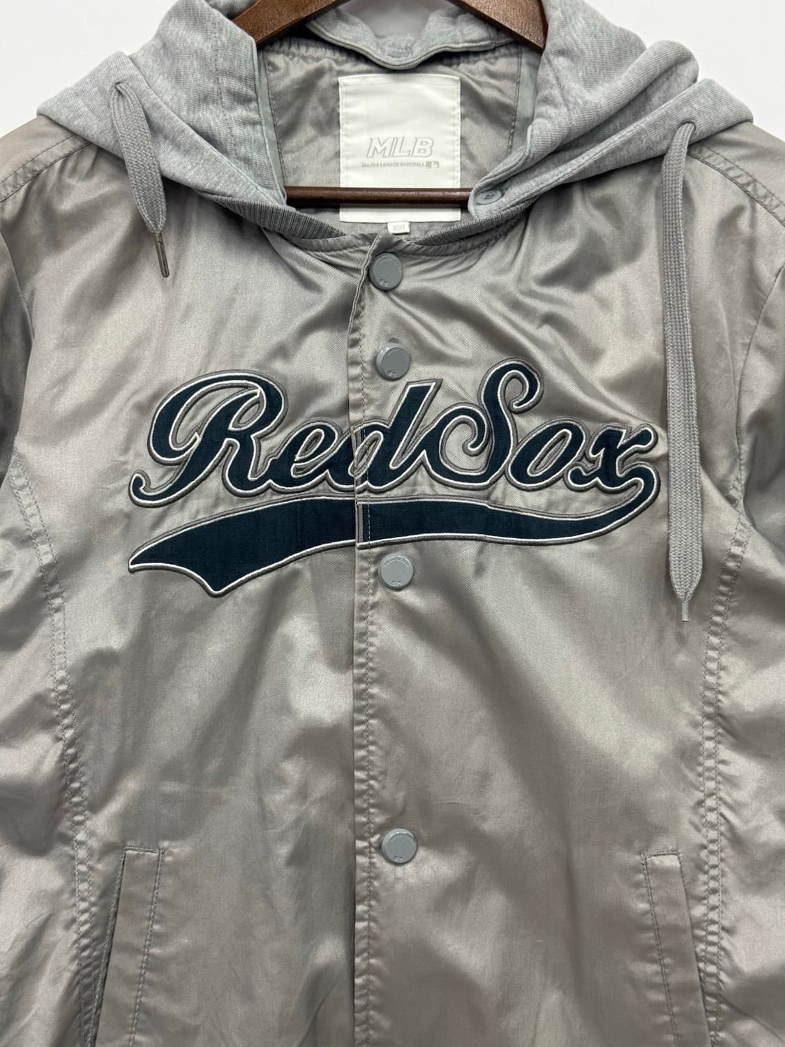 MLB 빅 이니셜 로고 실버 후드 자켓 상품이미지2