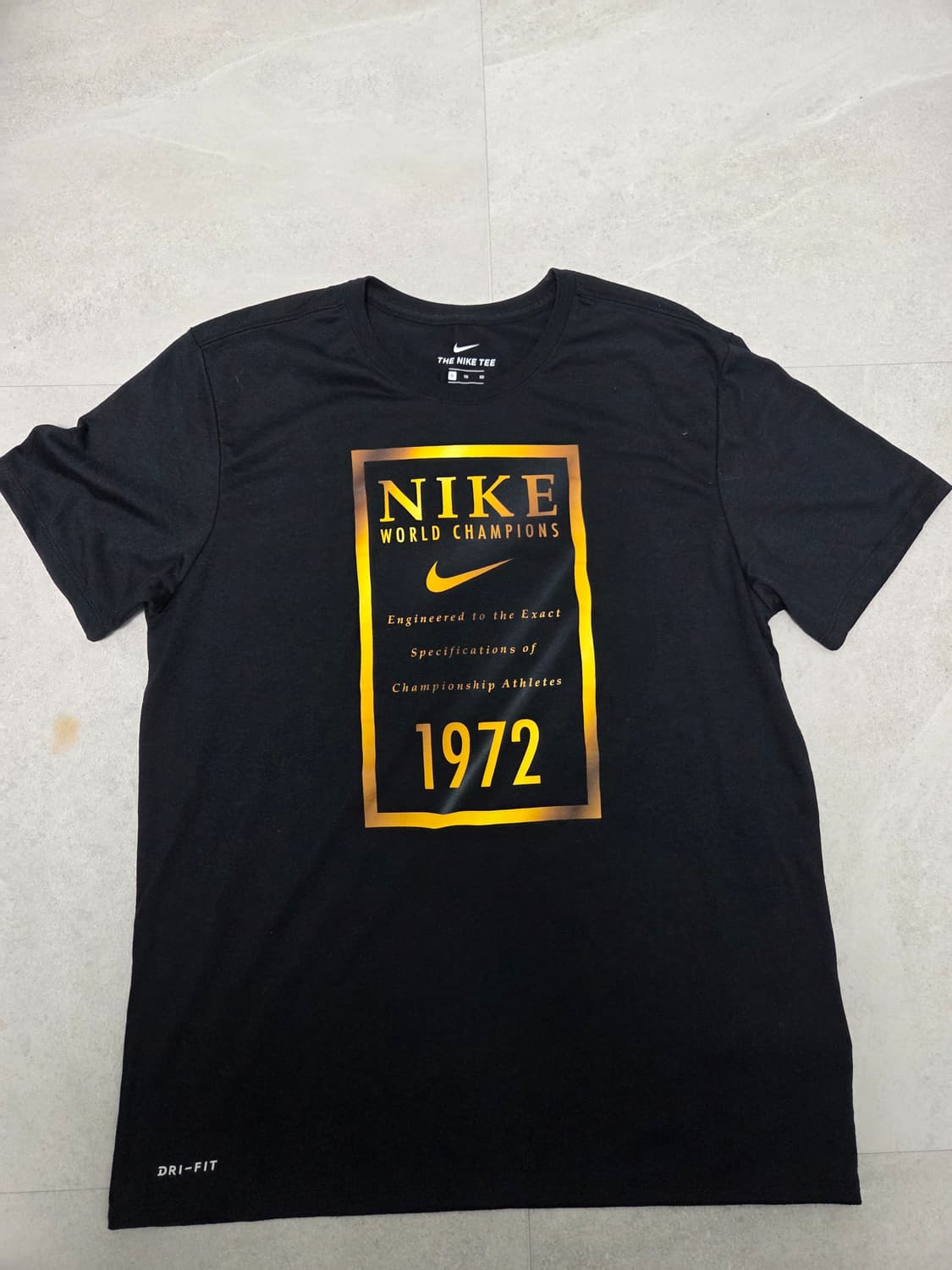 나이키 월드챔피언 1972 반팔티 블랙 상품이미지1