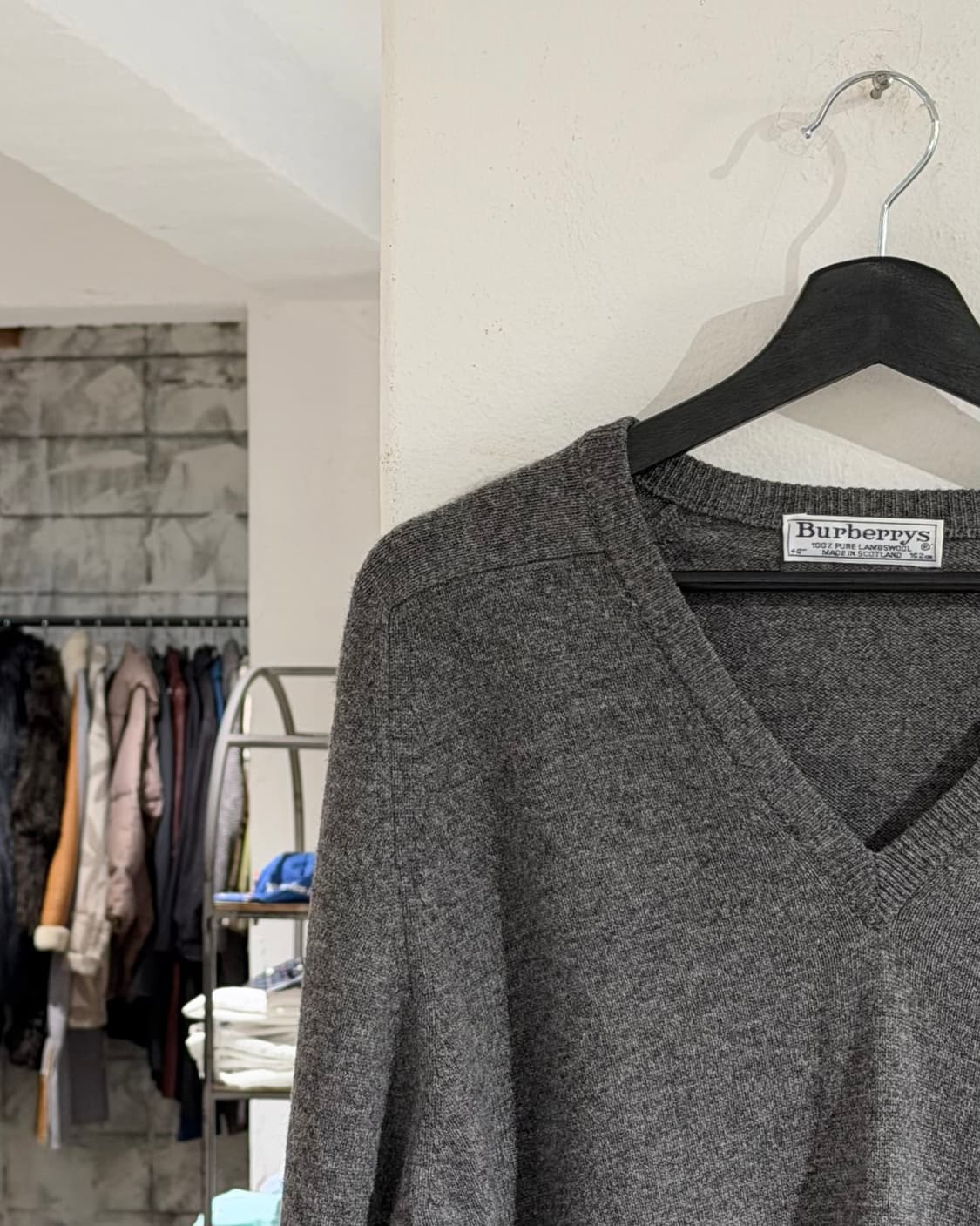 버버리 그레이 램스울 브이넥 니트 상품이미지2