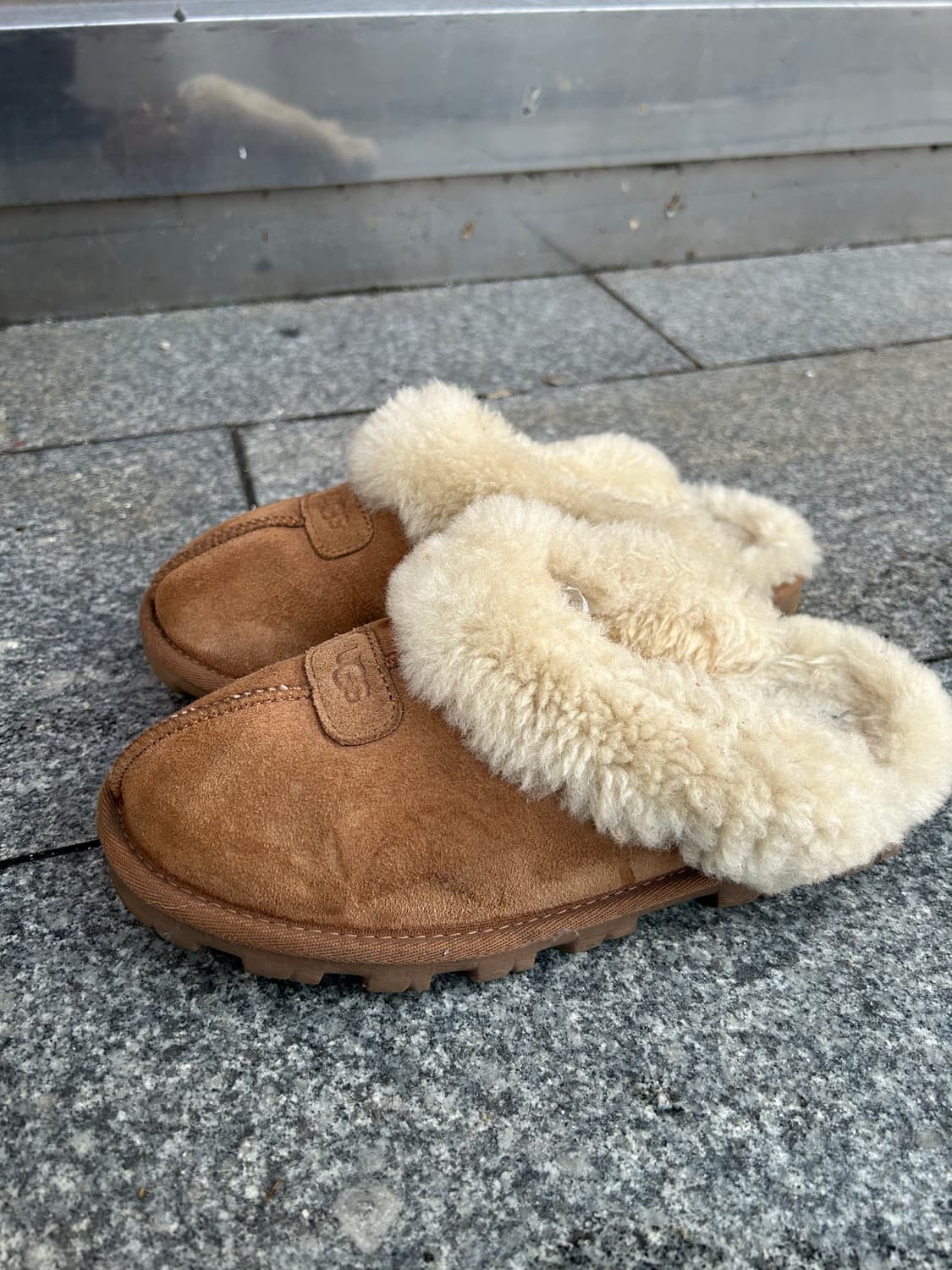 Ugg 뮬 코케트 240size 상품이미지1
