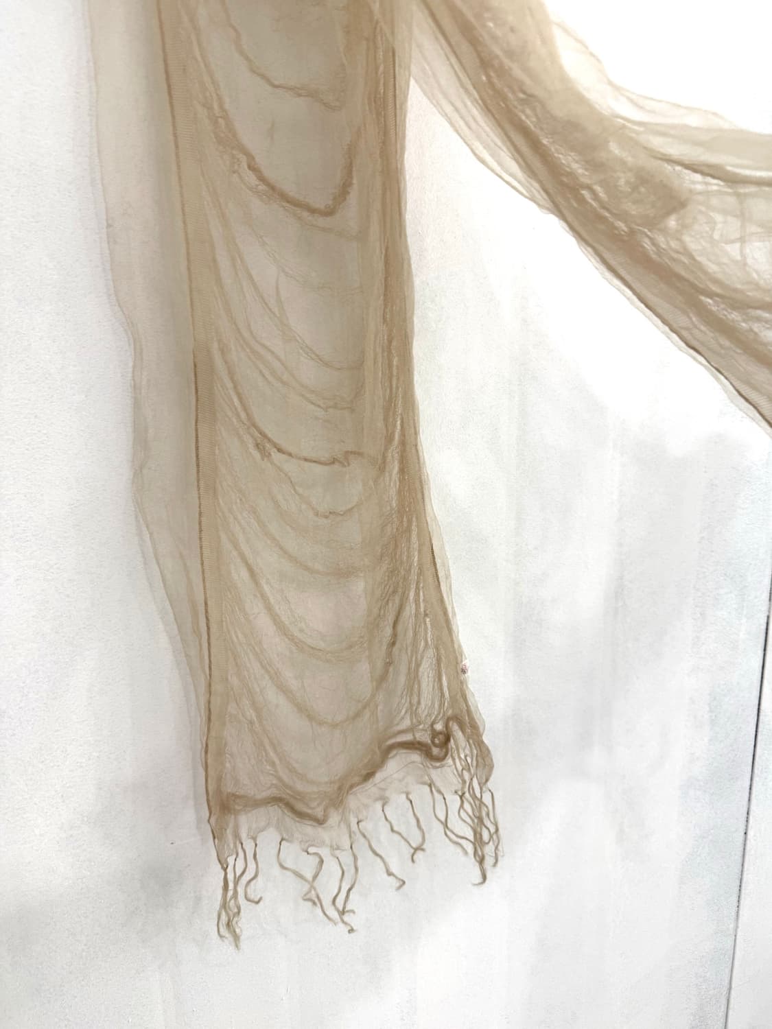 Beige Sheer Fringe Scarf 상품이미지3