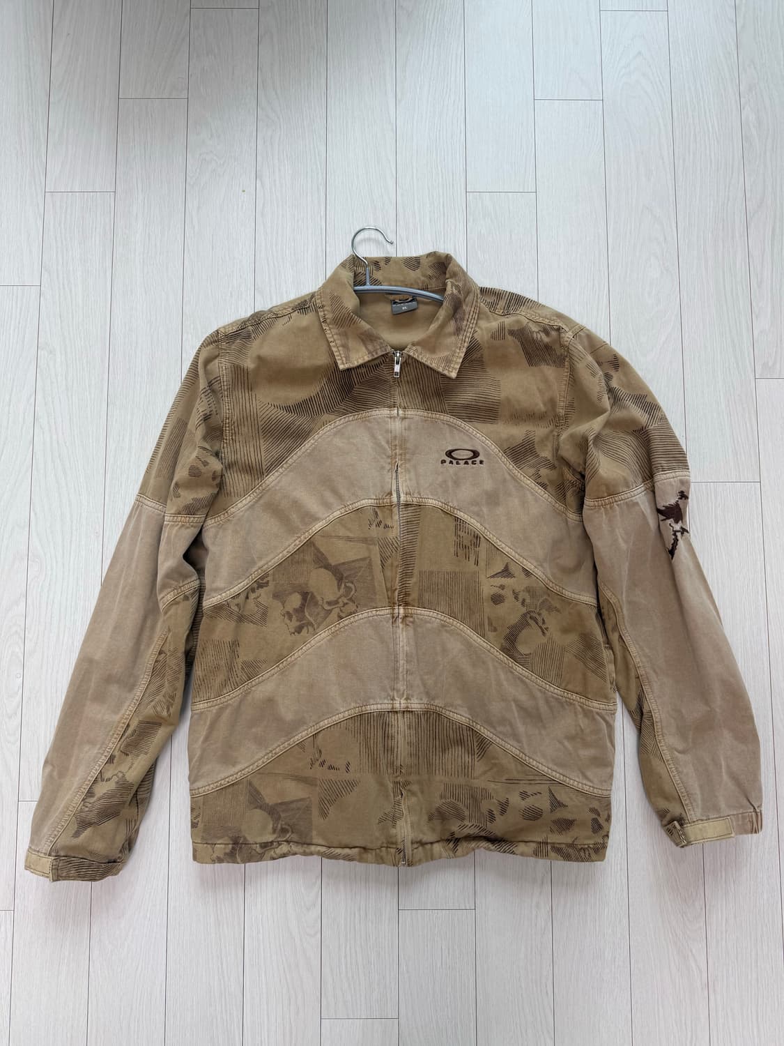 팔라스 x 오클리 가스 자켓 샌드 XL 23SS 상품이미지1