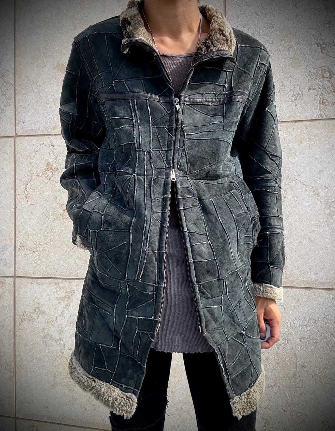 “Vintage” V-Kei Rough Leather Fur Detail 상품이미지2