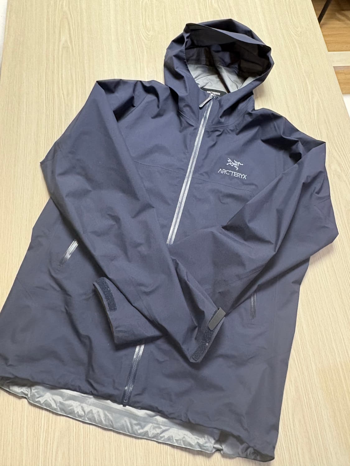 아크테릭스 베타LT 자켓 블랙사파이어 L 판매합니다. 상품이미지2