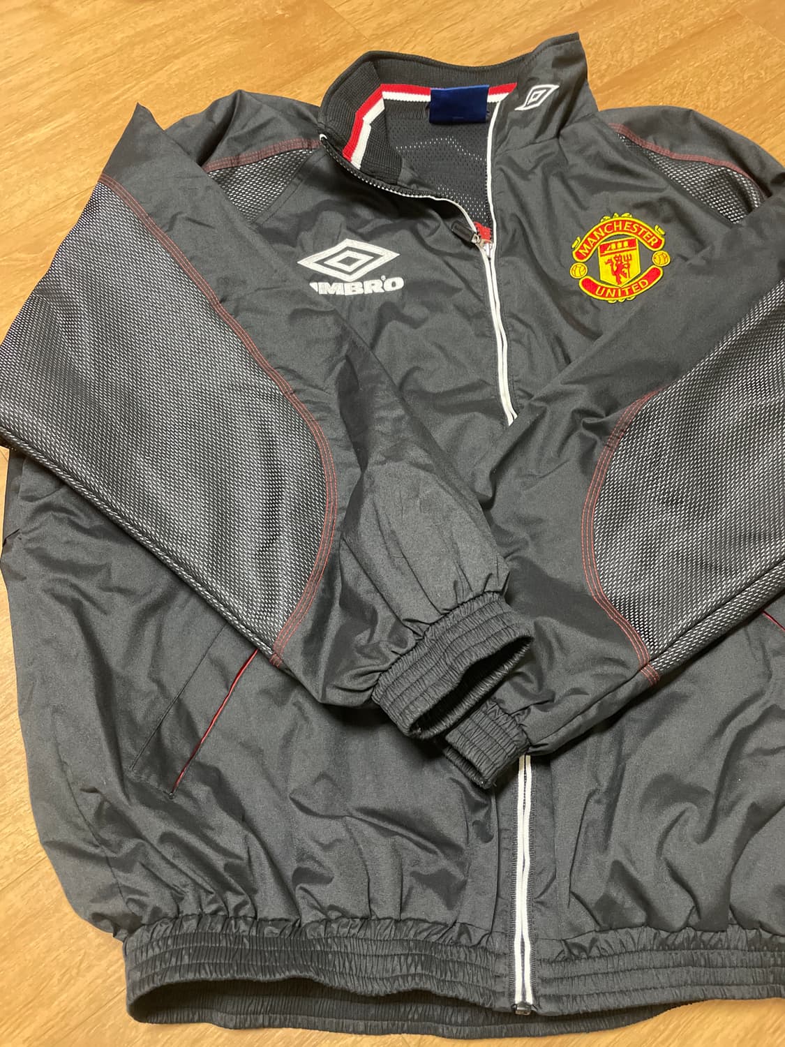 [L] 맨체스터유나이티드 맨유 트레블 엄브로 자켓 상품이미지4