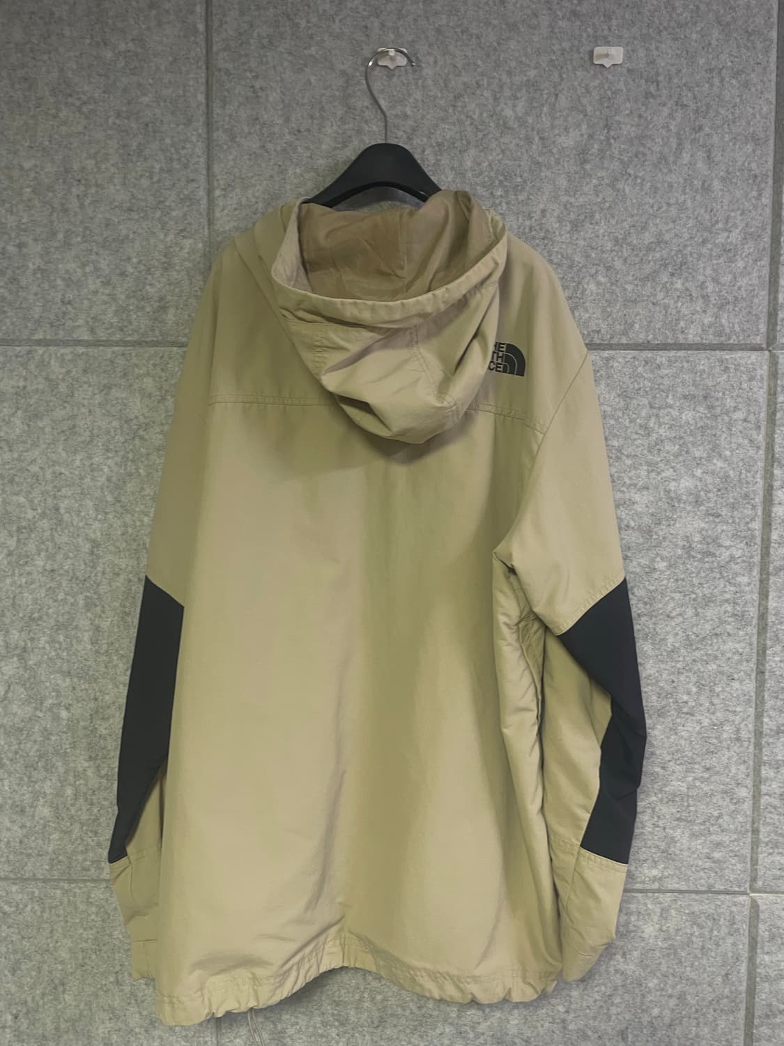 노스페이스 베이지색 바람막이 상품이미지2