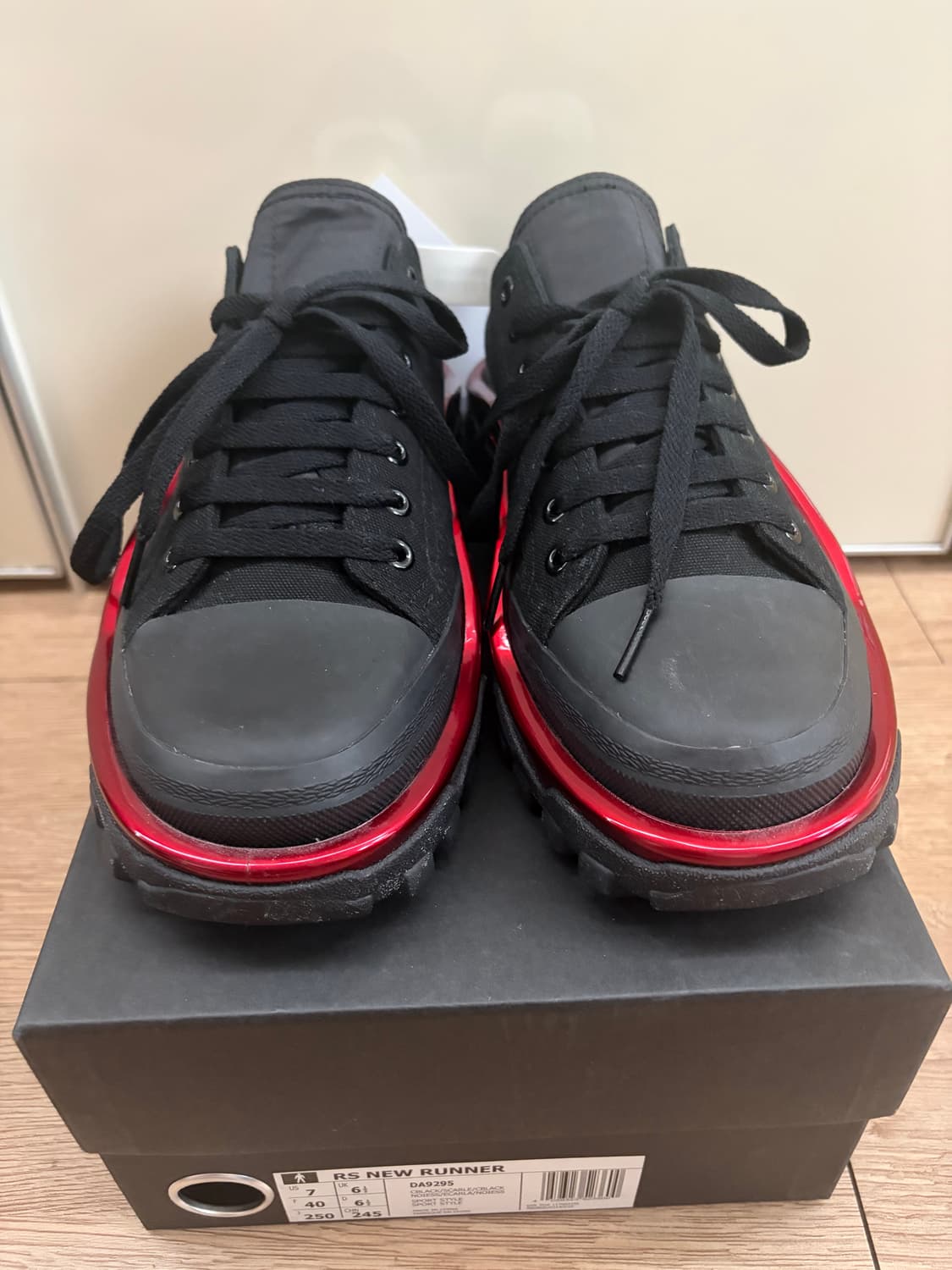 라프시몬스 아디다스 뉴러너 250 상품이미지2