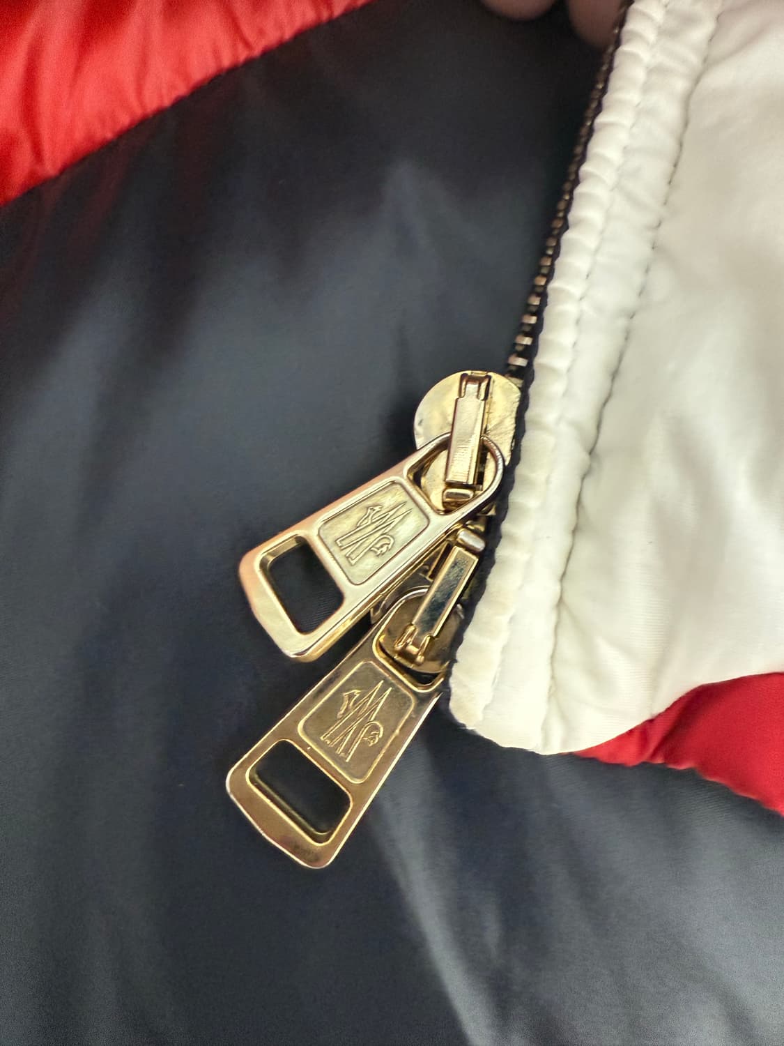 [정품] 몽클레어 삼색 패딩 3사이즈 상품이미지8