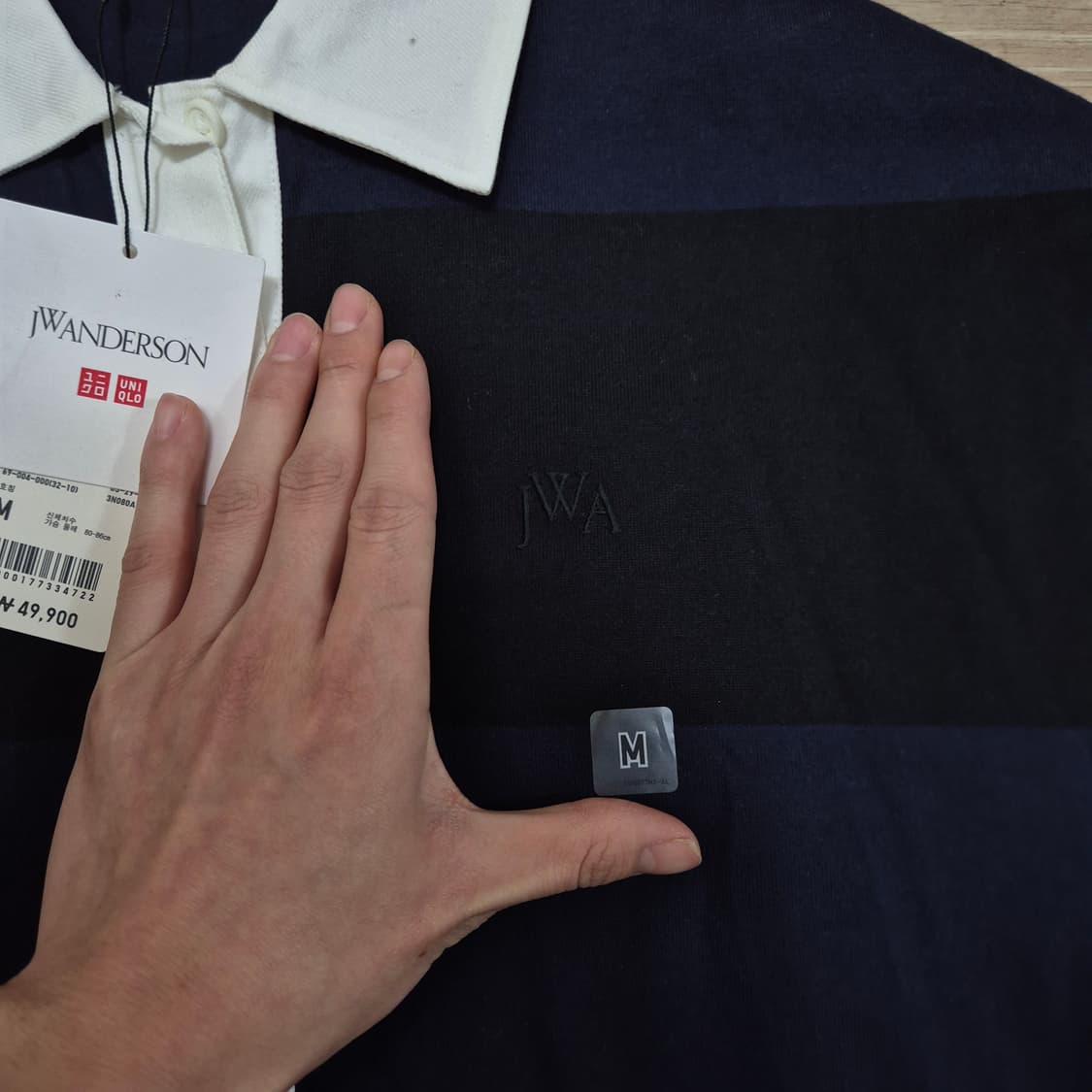 유니클로 JW앤더슨 콜라보 배색 스트라이프 반팔 카라티 M(95) 상품이미지4