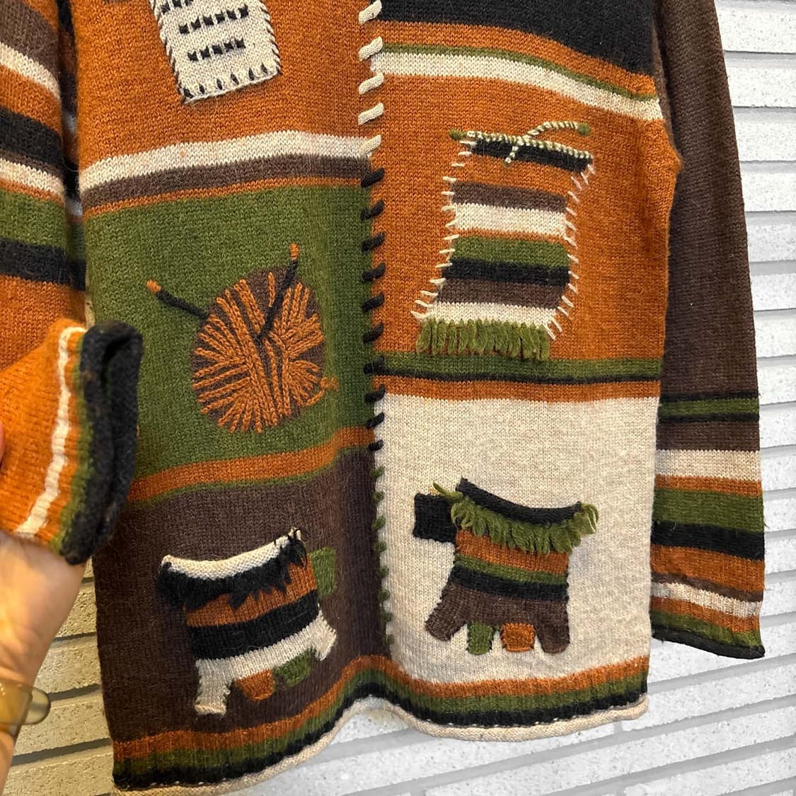 JPN VINTAGE 니트 패치워크 자수 스티치 디테일 배색 브라운 상품이미지5