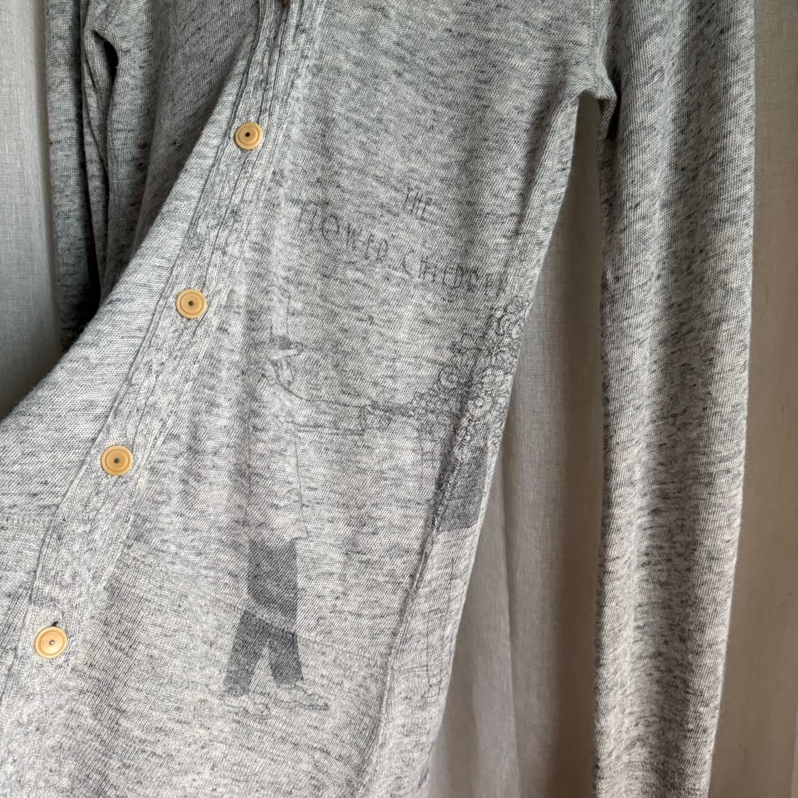 Remi Relief lettering printed cardigan 상품이미지5