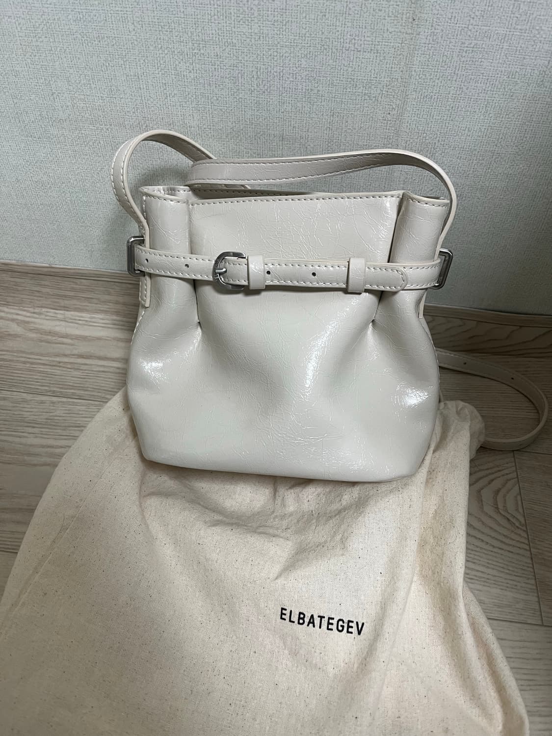 엘바테케브 멜로리 버킷백 상품이미지3