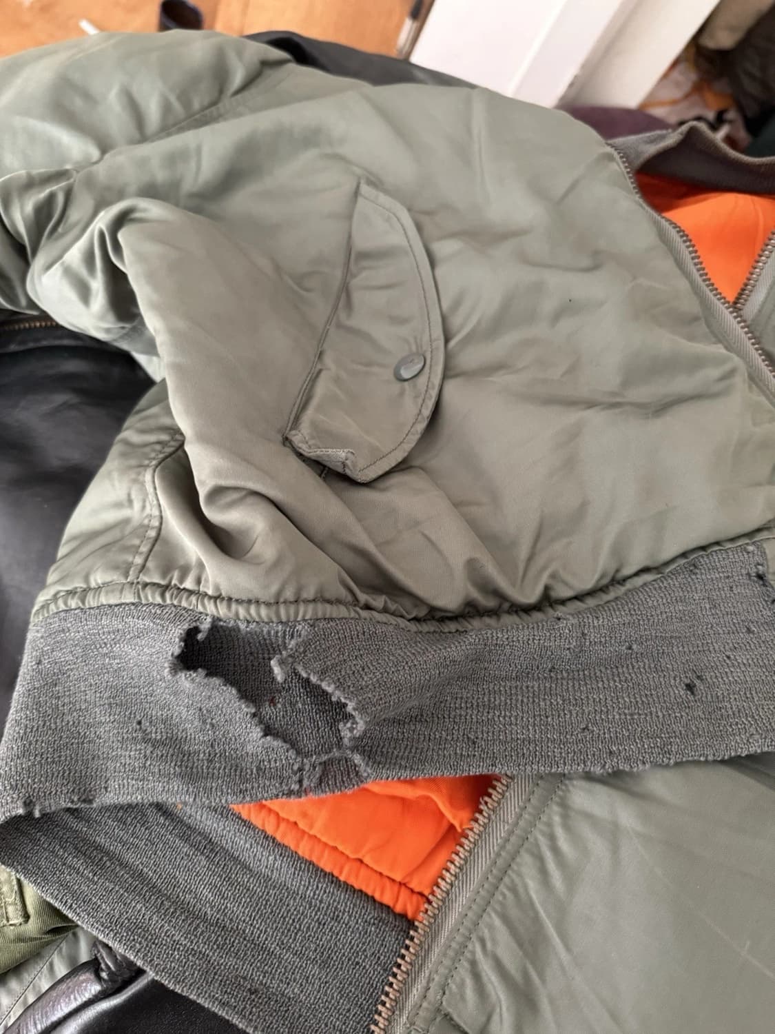 1976s 알파 인더스트리 MA-1 플라이트 붐버 자켓 상품이미지9