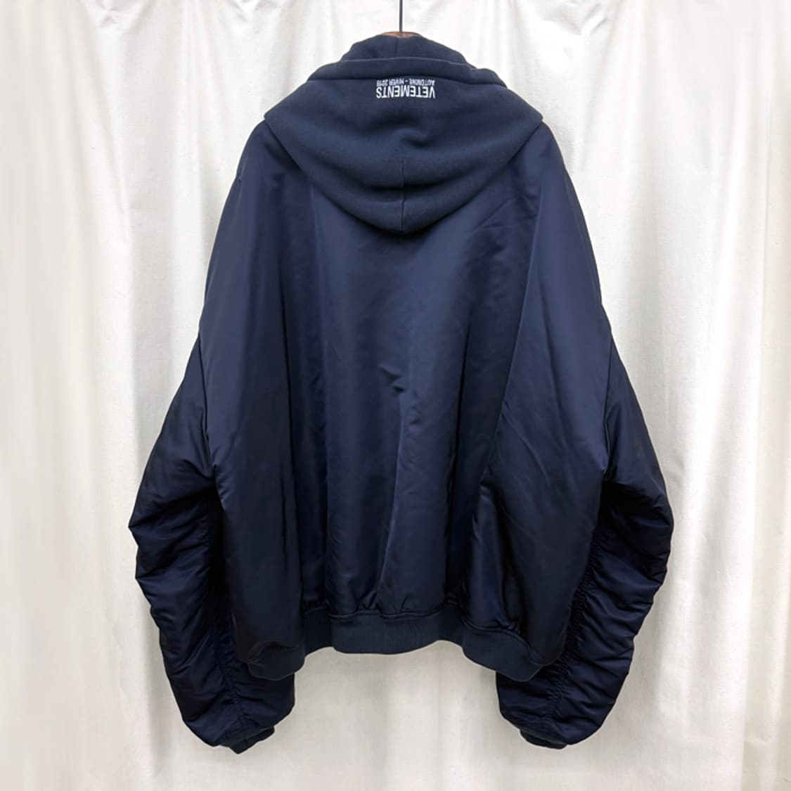 베트멍 알파인더스트리 리버서블 봄버 상품이미지5