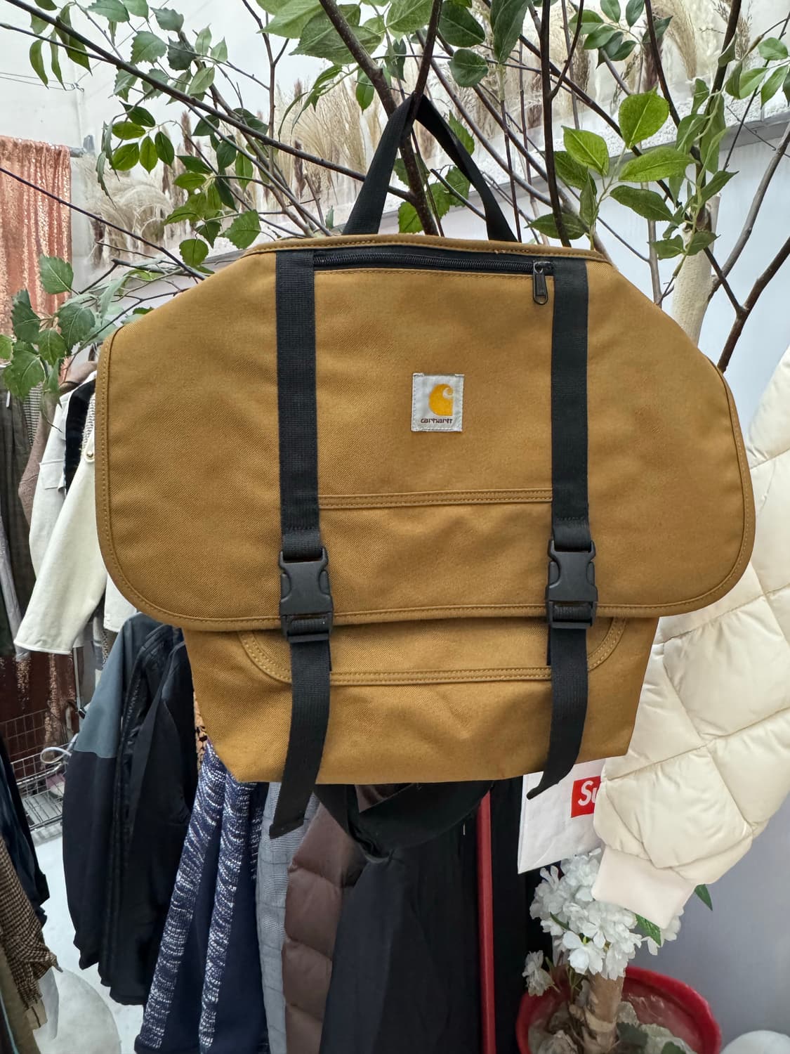 Carhartt 브라운 캔버스 크로스 메신저백 상품이미지3