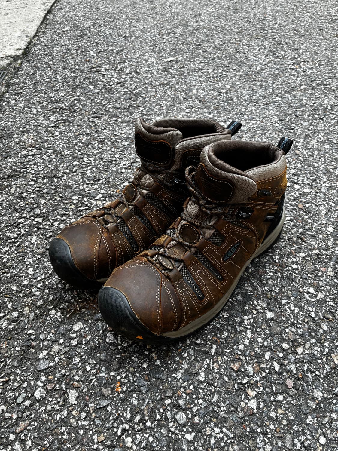 킨 플린트 2 등산화 하이킹화 상품이미지1