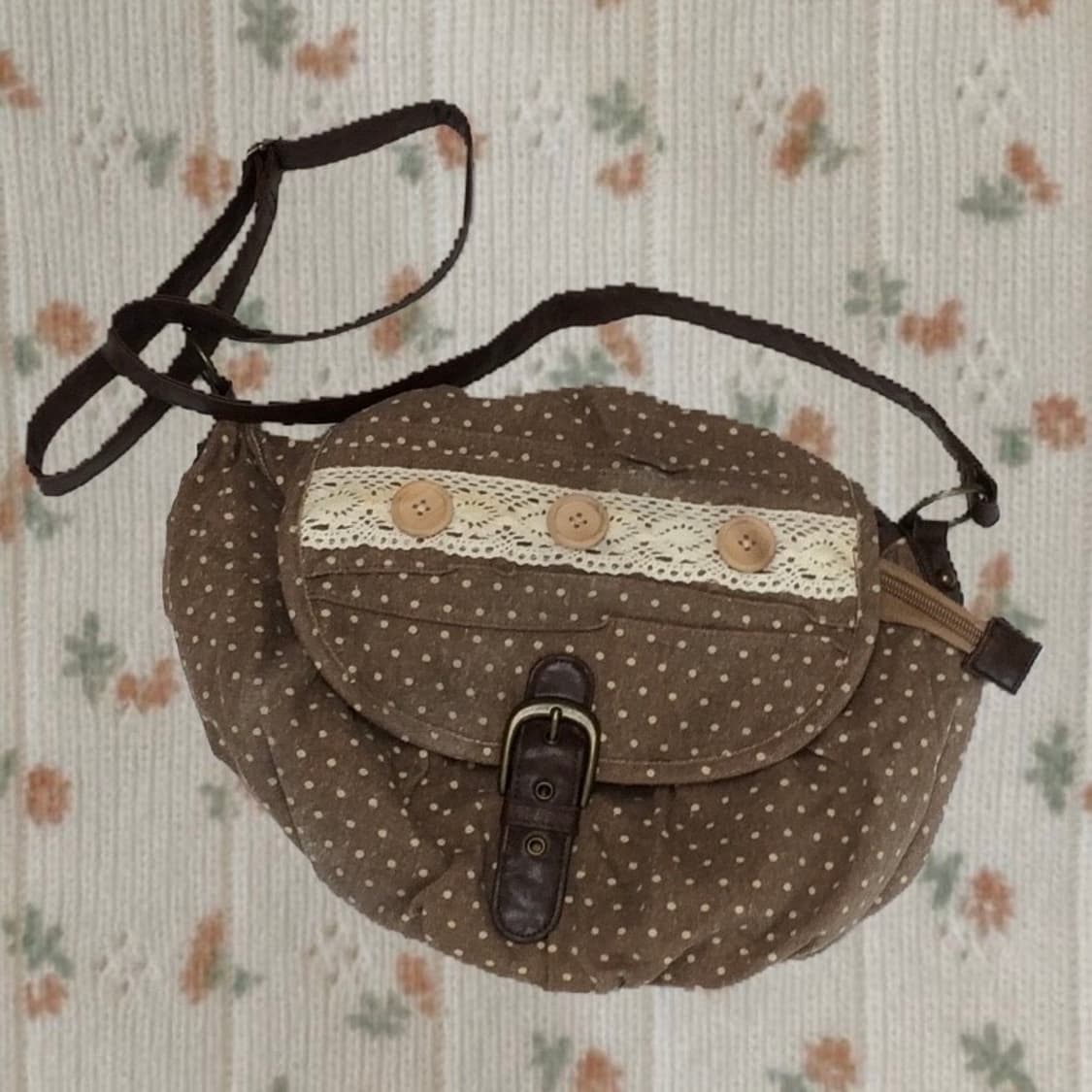 대장 웜톤도트우드단추 크로스백 상품이미지1