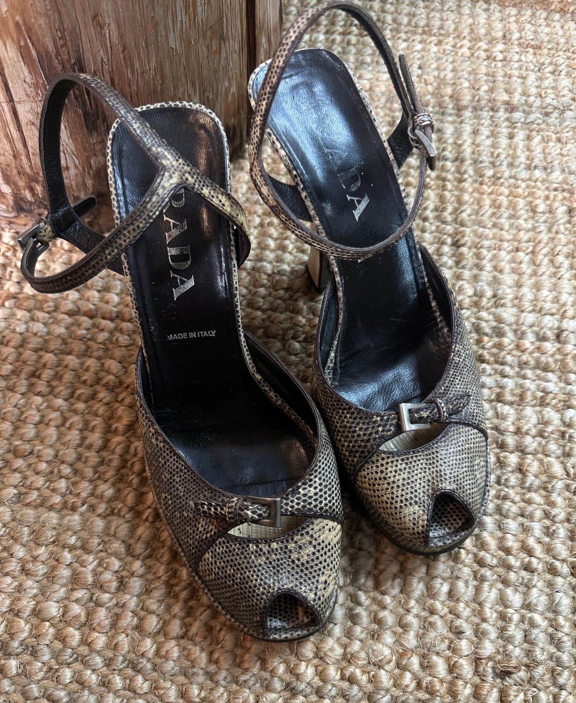 프라다 뱀피 힐 235 상품이미지1