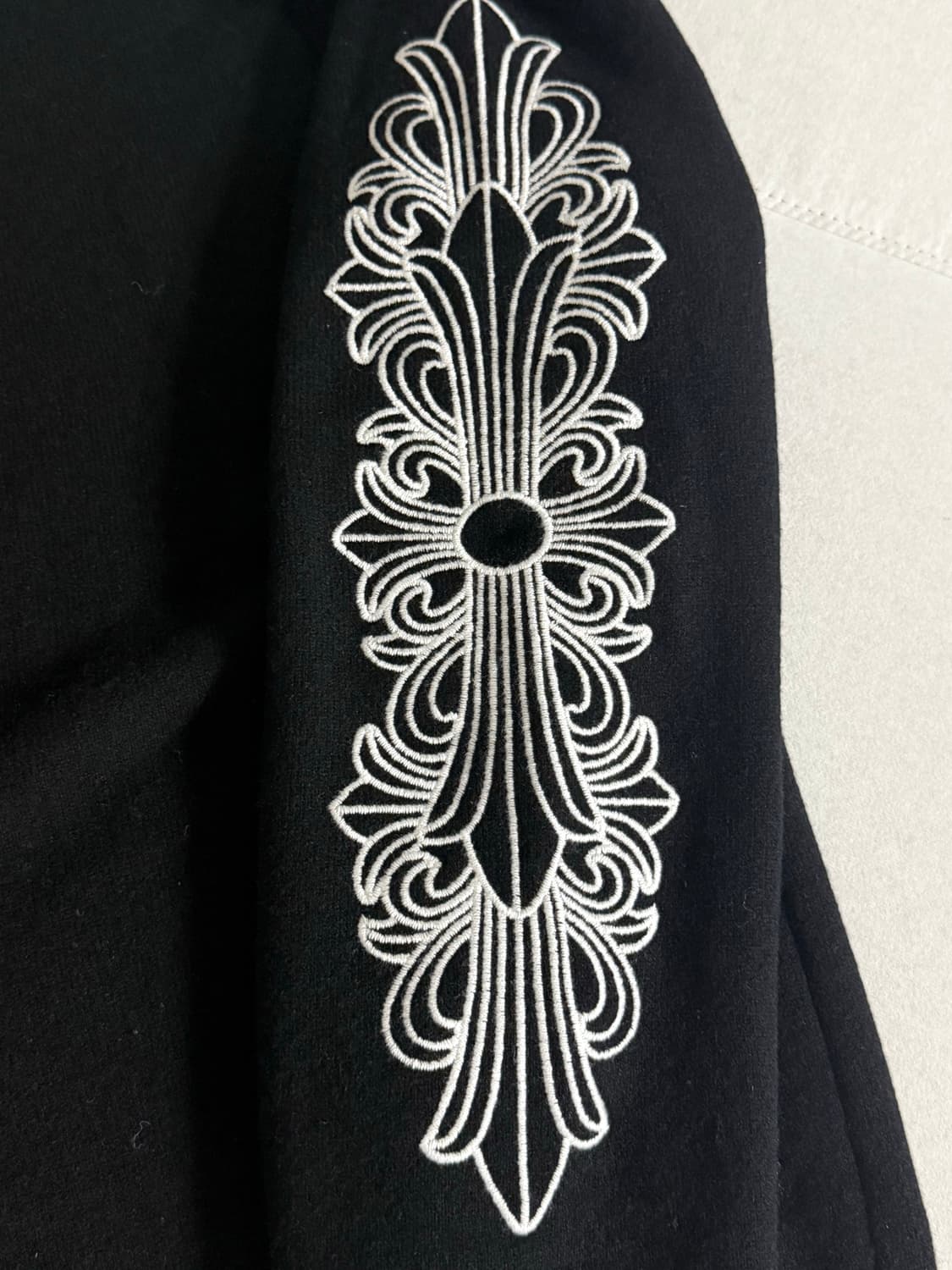 [XL] 크롬하츠 플로랄 자수 캐시미어 니트 상품이미지5