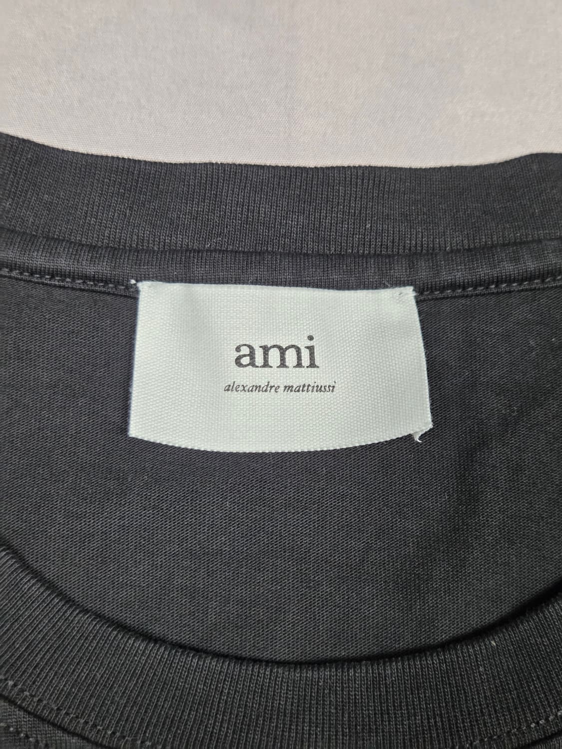 (새상품) [아미] 스몰 하트 로고 반팔 티셔츠 | S00081 상품이미지3